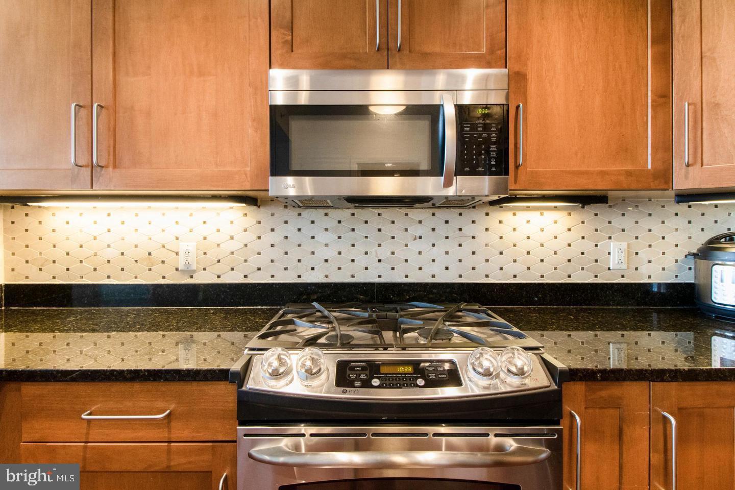 ONE PARK CREST CONDOMINIUM - Residential