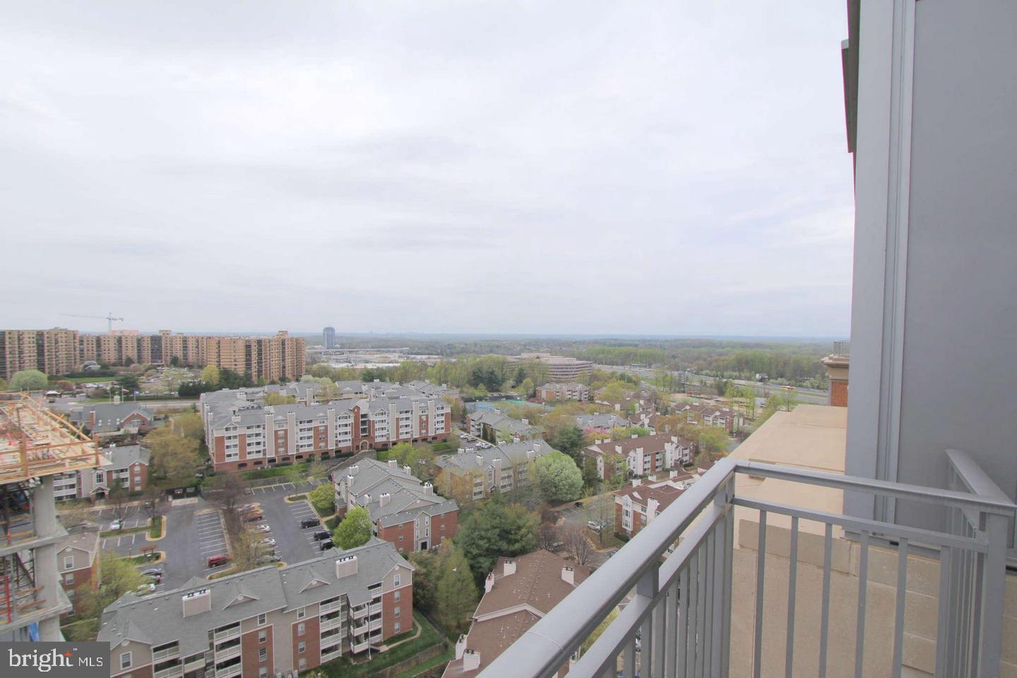 ONE PARK CREST CONDOMINIUM - Residential