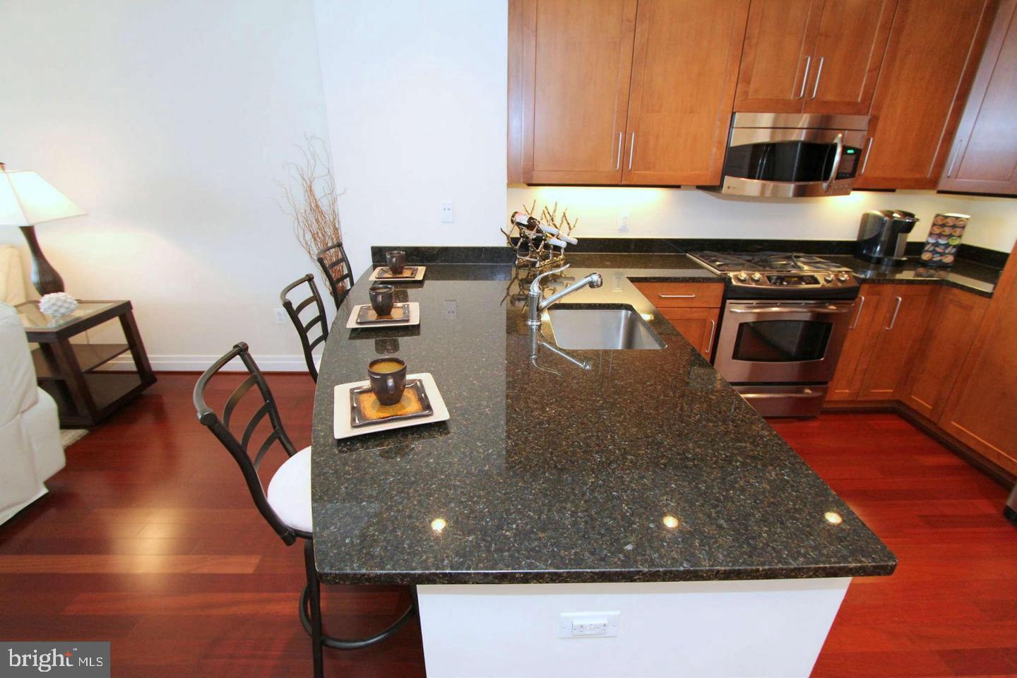 ONE PARK CREST CONDOMINIUM - Residential