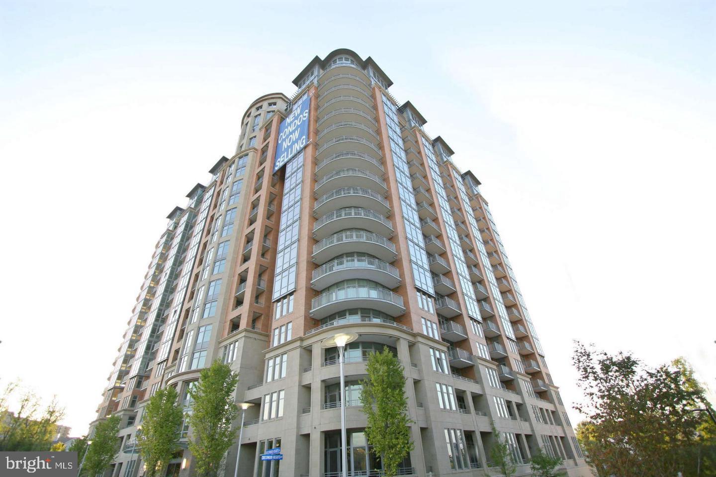 ONE PARK CREST CONDOMINIUM - Residential