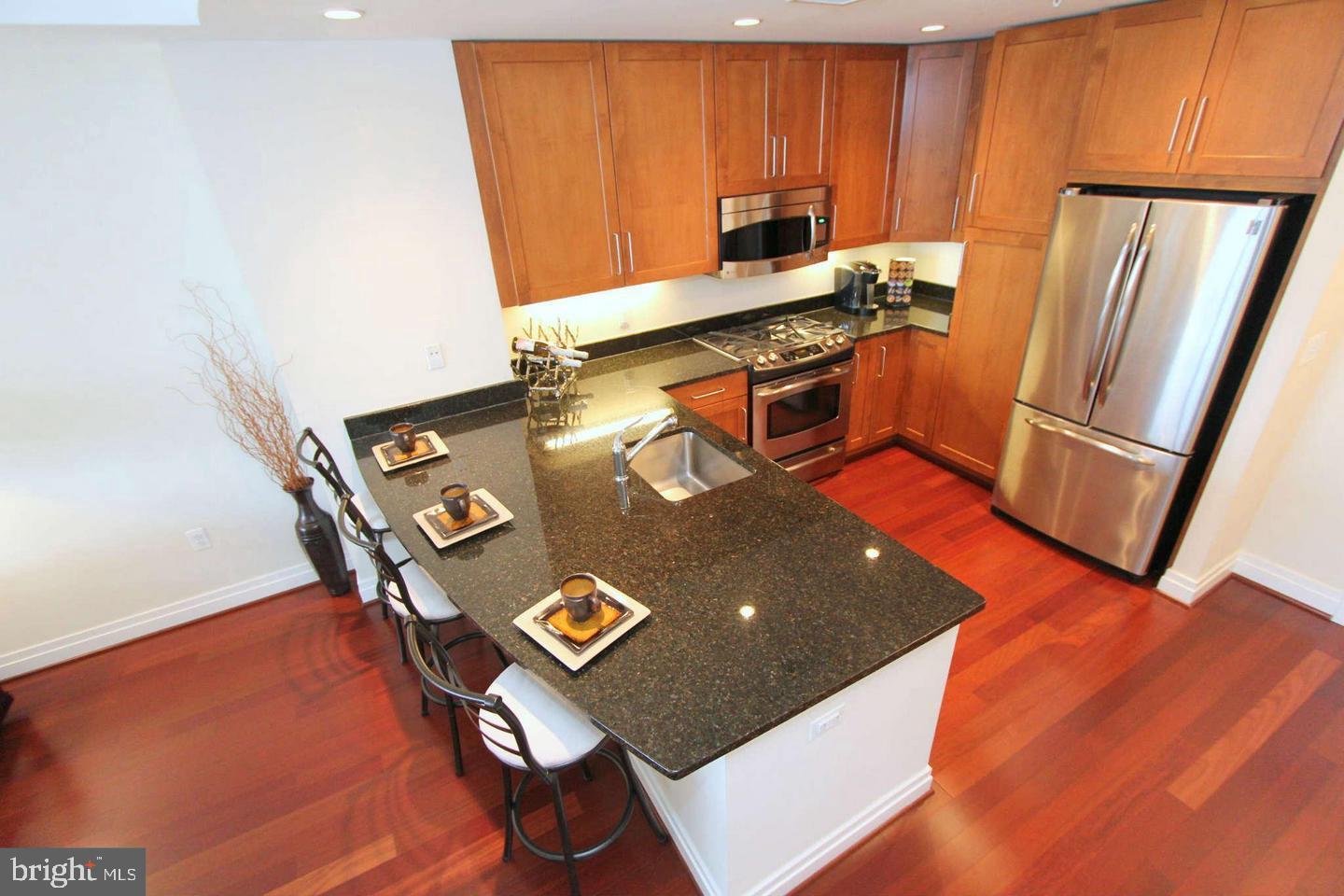 ONE PARK CREST CONDOMINIUM - Residential