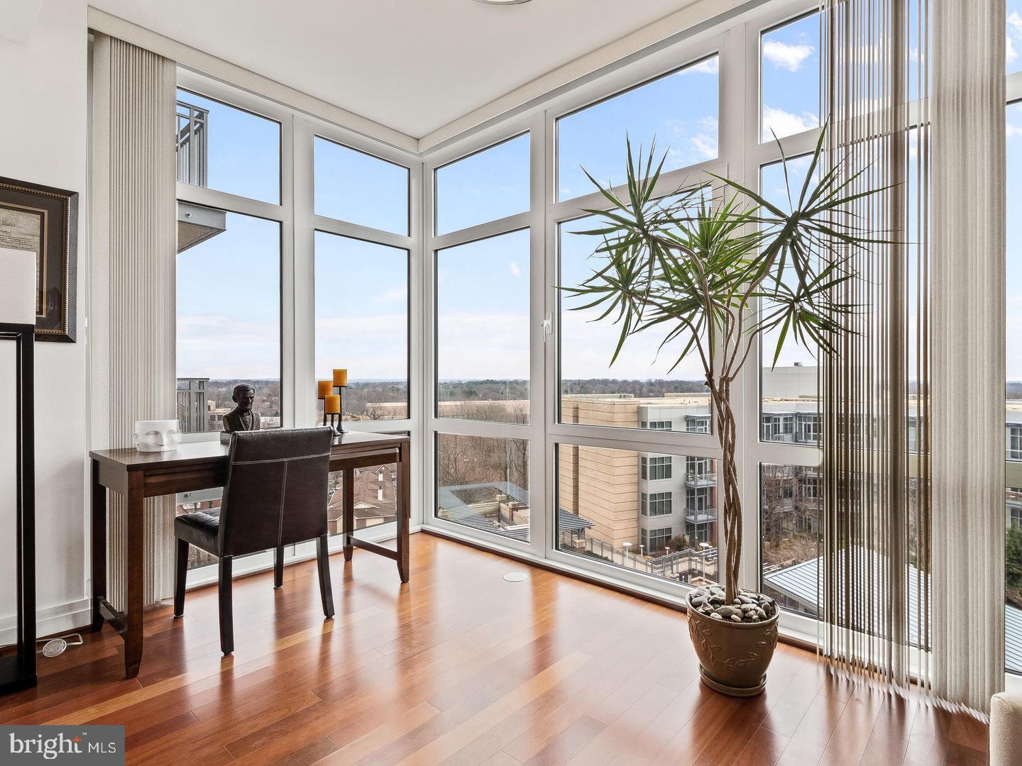 ONE PARK CREST CONDOMINIUM - Residential