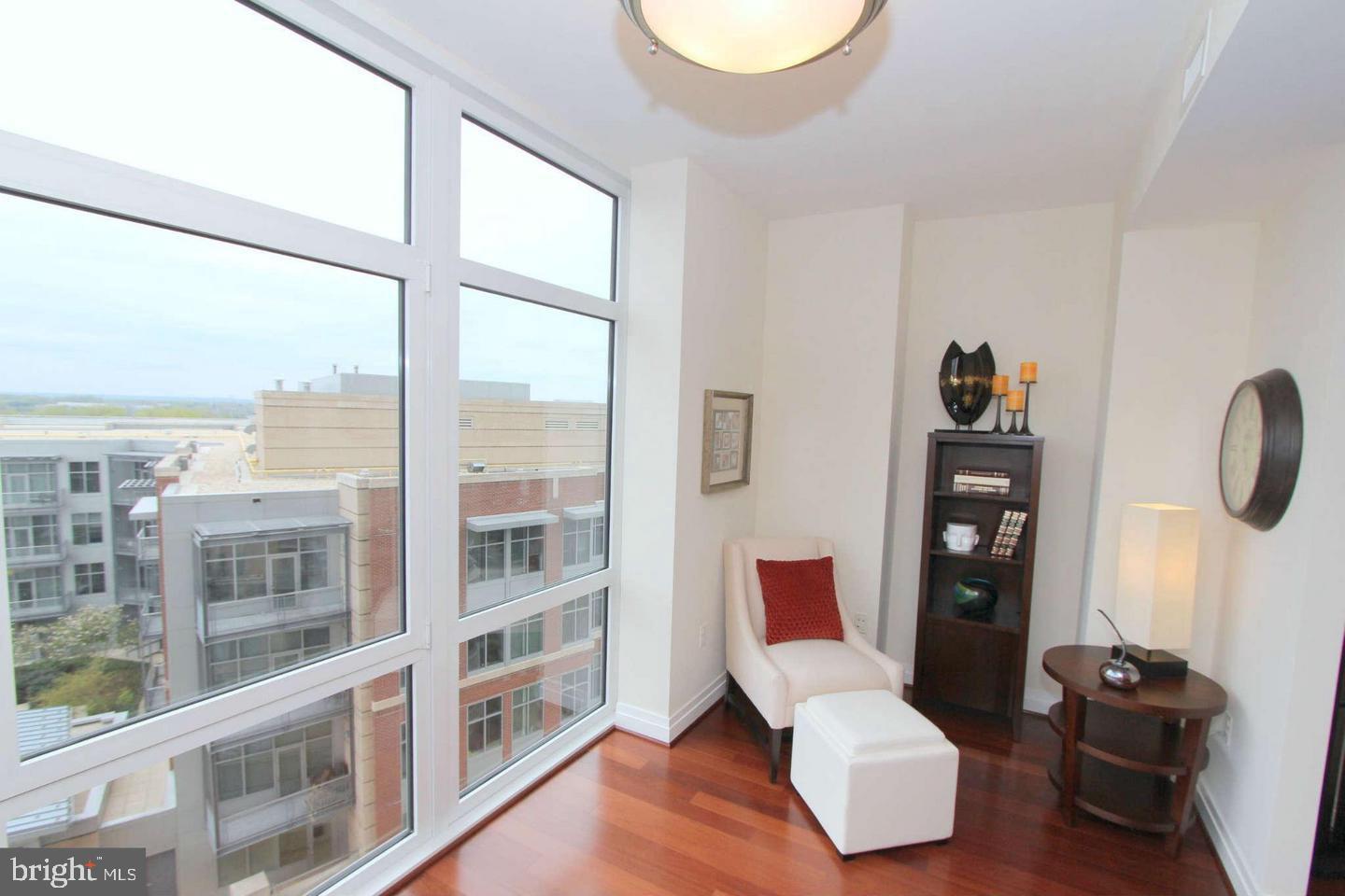 ONE PARK CREST CONDOMINIUM - Residential