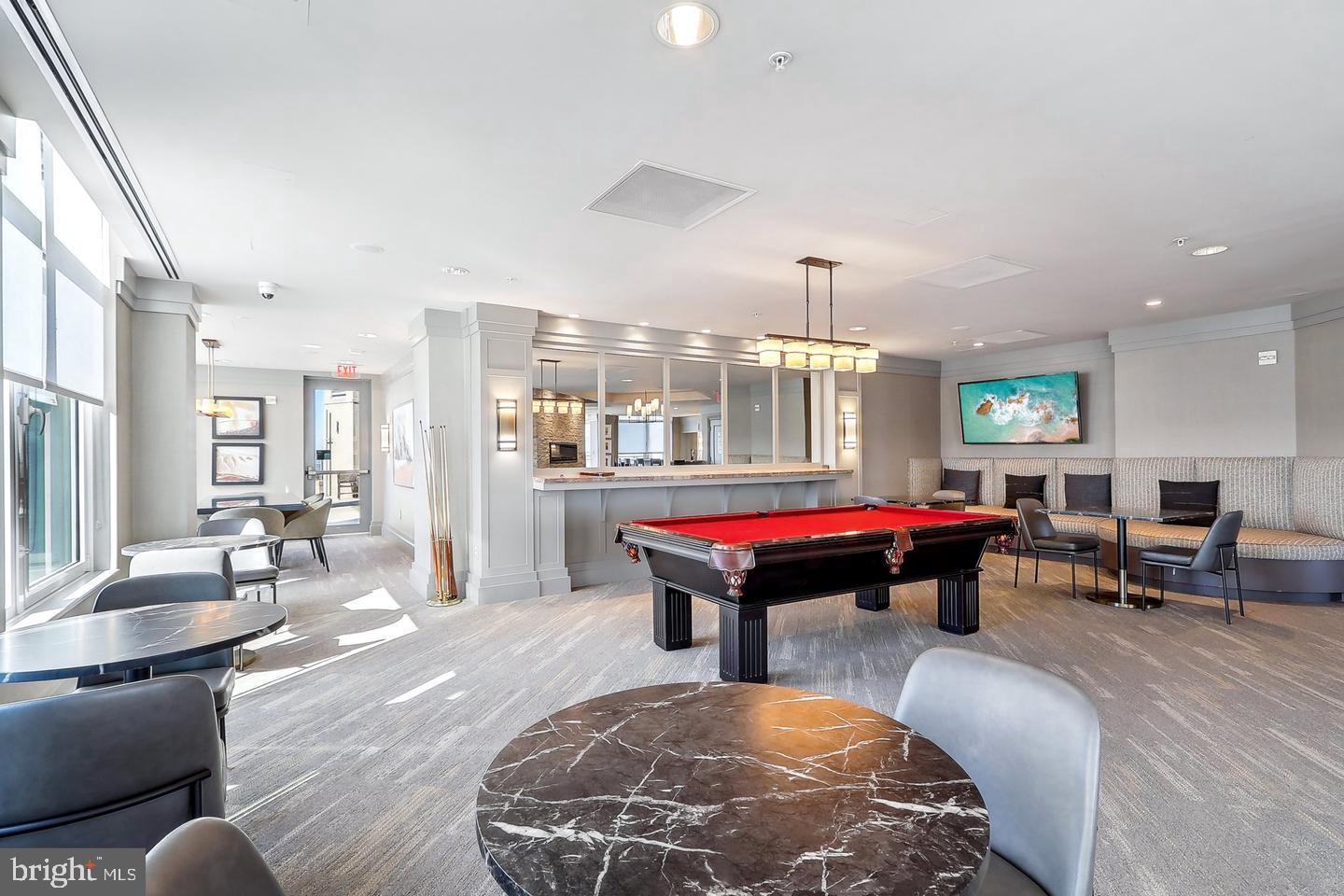 ONE PARK CREST CONDOMINIUM - Residential