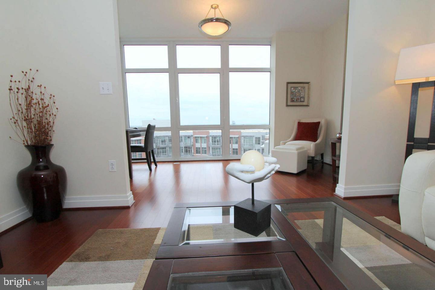 ONE PARK CREST CONDOMINIUM - Residential