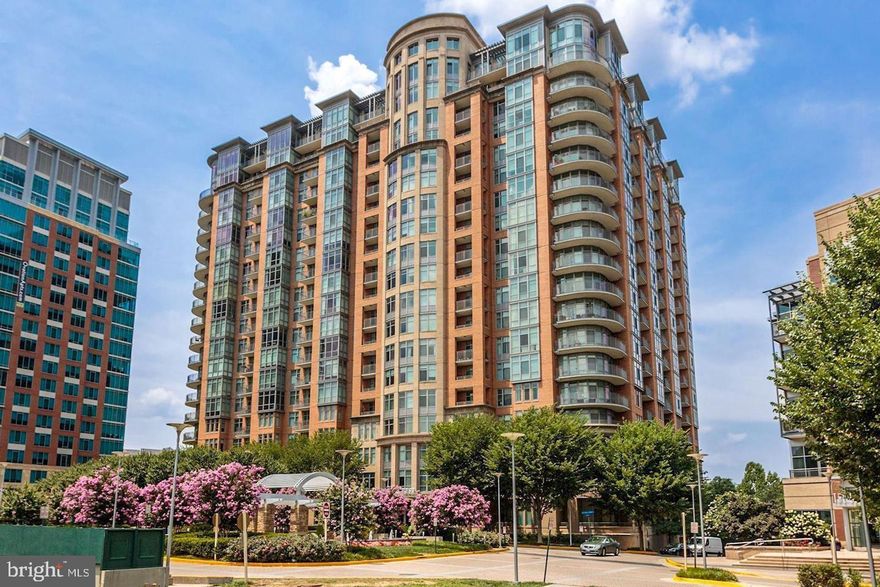 Park Crest Condominium is a 19 story tower soaring above Tyson's Corner. This great opportunity is located in a hub of entertainment, shopping and international business in Tyson's Corner and is only 15 minutes from Dulles International Airport, Ronald Reagan Airport and downtown DC Bright & clean, this beautiful condo has it all. Great price, Hardwood Floors, SS appliances, Sunroom, low maintenance fee includes Gas for heath & cooking, water, trash, on site management,2 Guest suites, Gym, Roof top pool, club room, meeting room, Heated Parking space and excellent location in the heart of Tyson's corner within a mile of Metro and all major highways