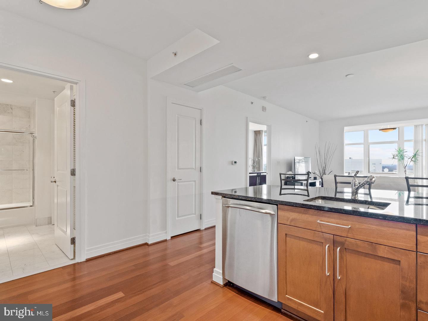 ONE PARK CREST CONDOMINIUM - Residential