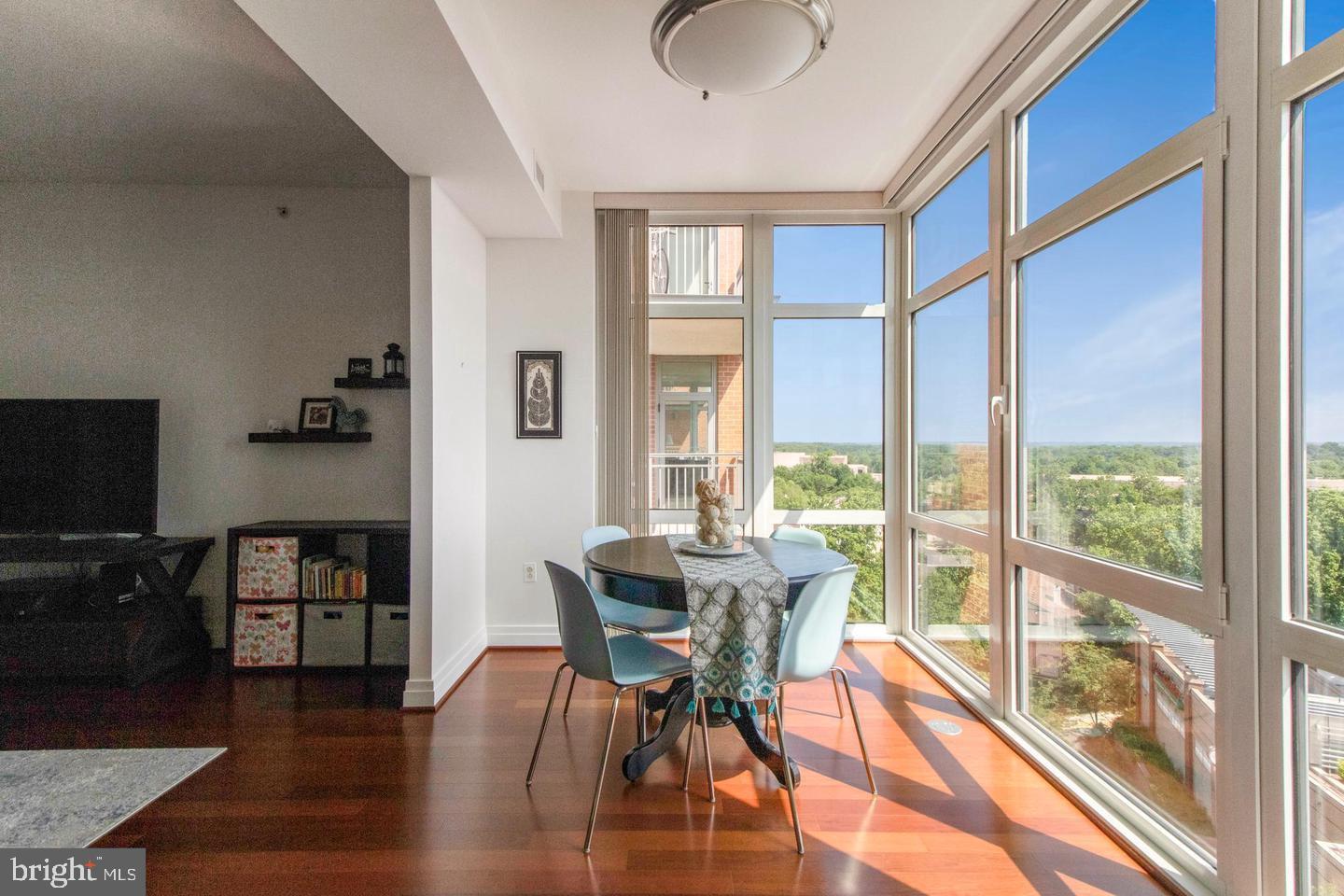 ONE PARK CREST CONDOMINIUM - Residential