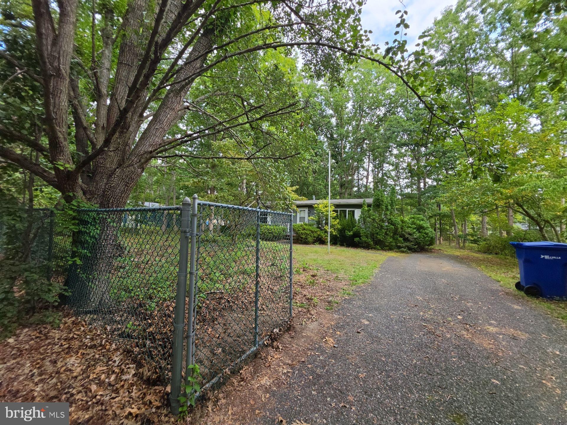 17 SANDY LANE