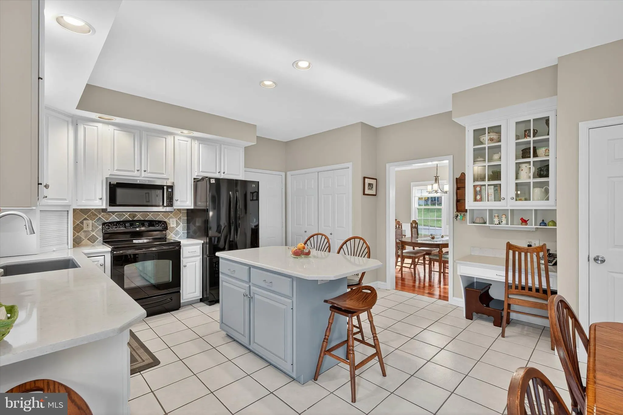 Lancaster, Pennsylvania 17601, United States, 4 Bedrooms Bedrooms, ,3 BathroomsBathrooms,Residential,Coming Soon,239637