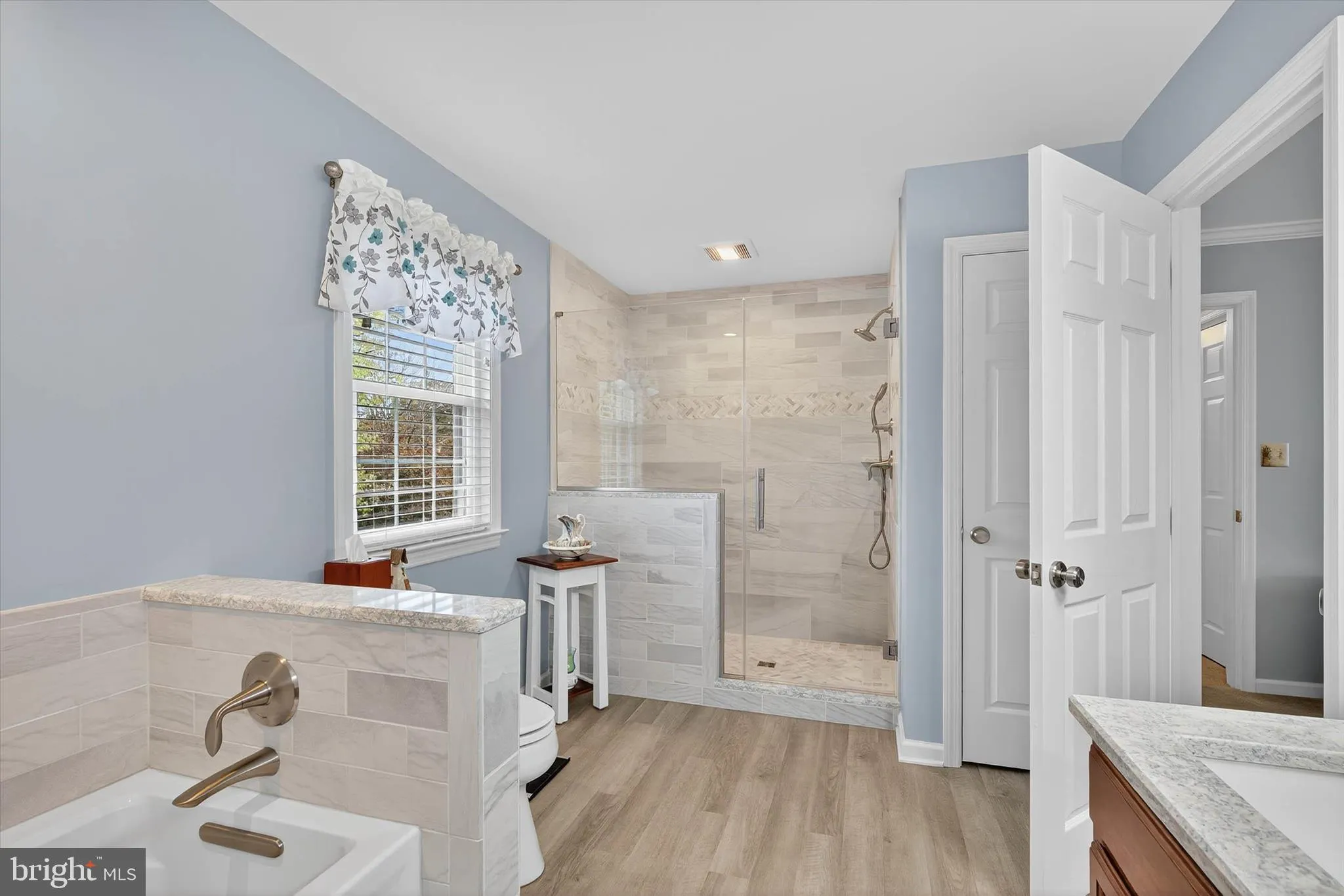 Lancaster, Pennsylvania 17601, United States, 4 Bedrooms Bedrooms, ,3 BathroomsBathrooms,Residential,Coming Soon,239637