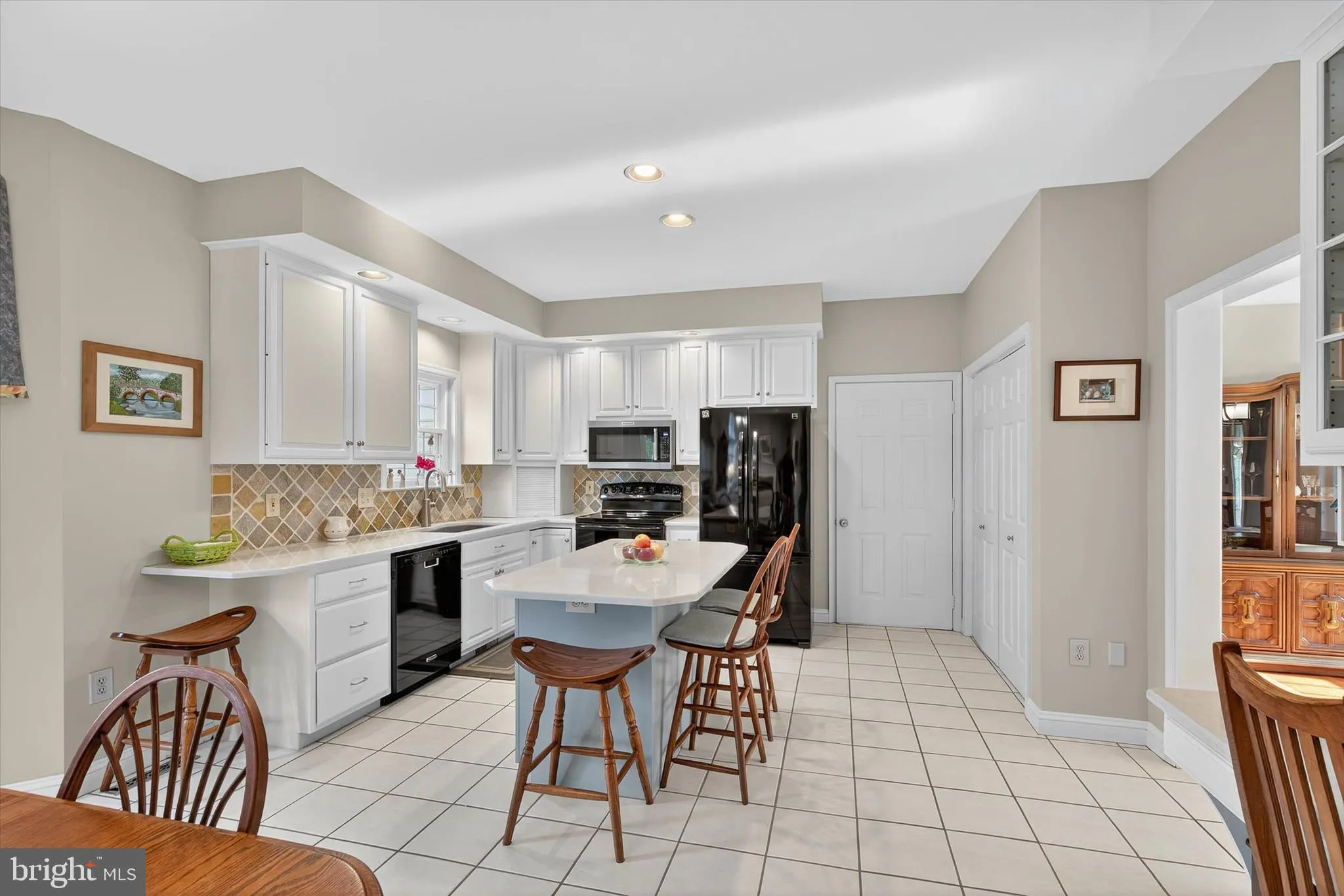 Lancaster, Pennsylvania 17601, United States, 4 Bedrooms Bedrooms, ,3 BathroomsBathrooms,Residential,Coming Soon,239637