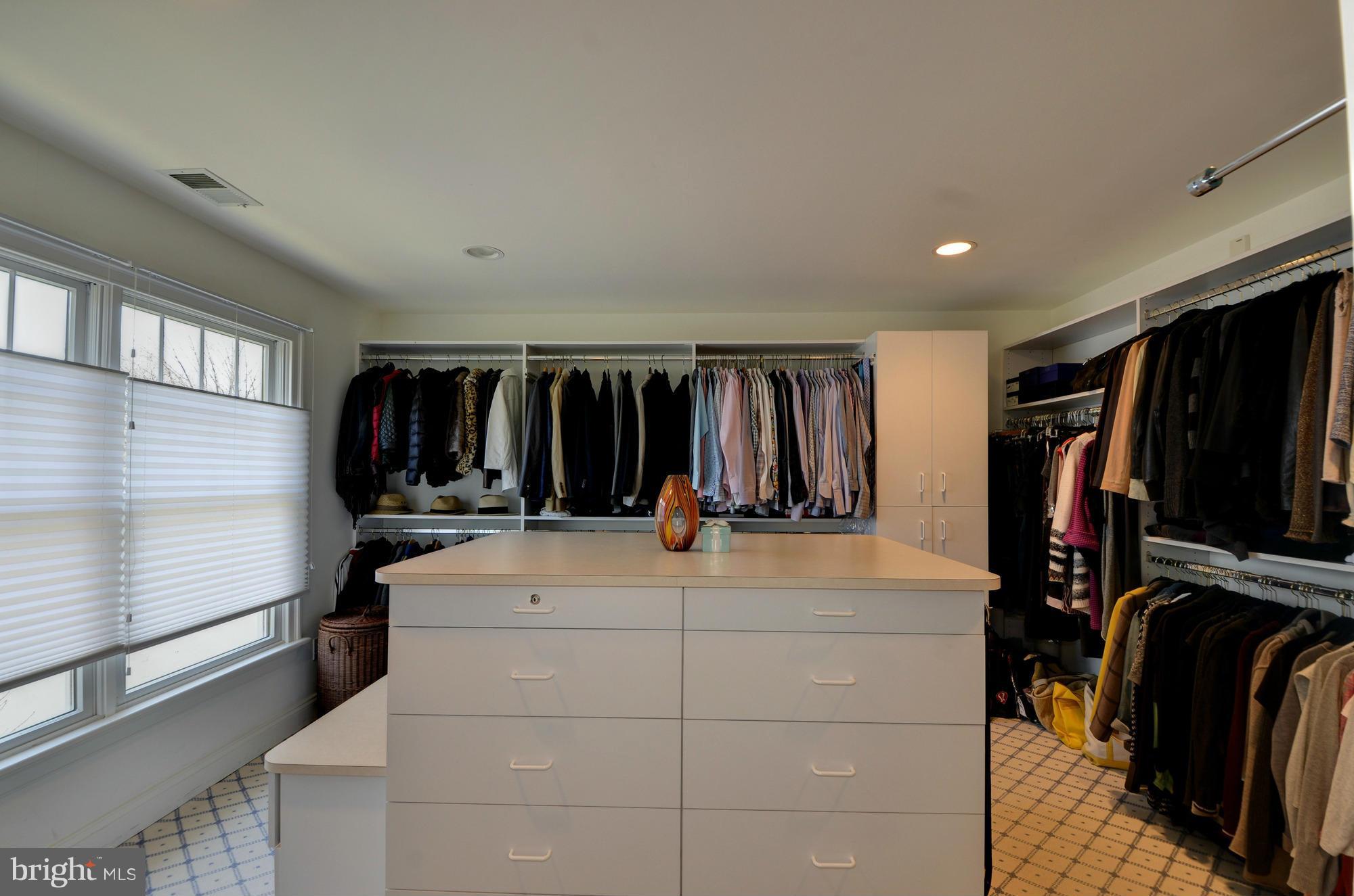 BRADLEY HILLS - Residential