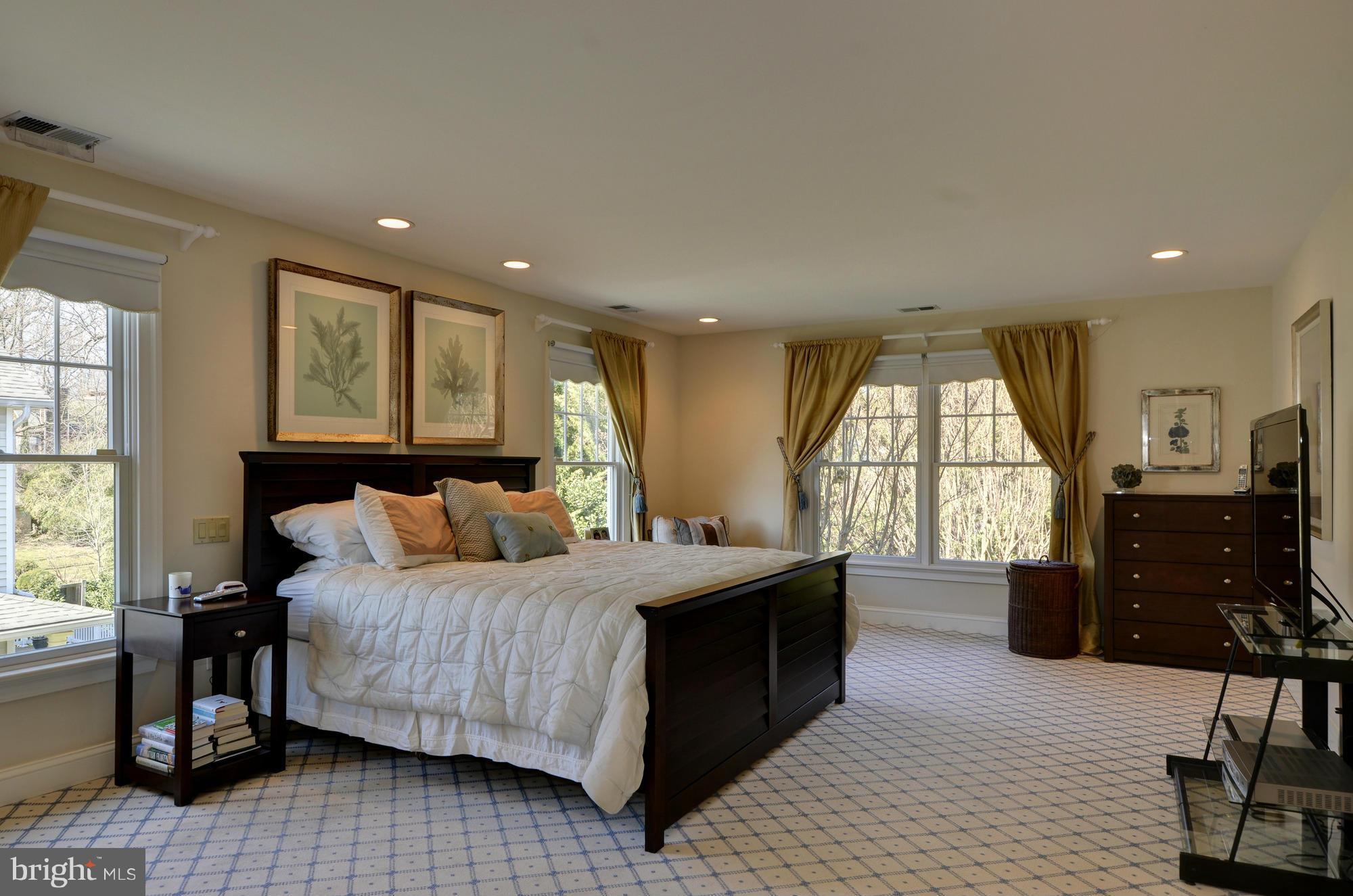 BRADLEY HILLS - Residential