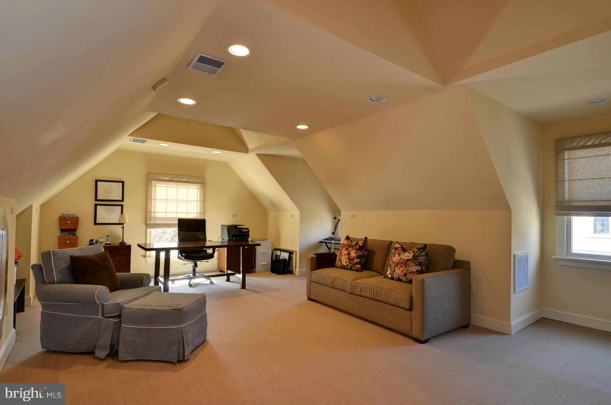 BRADLEY HILLS - Residential