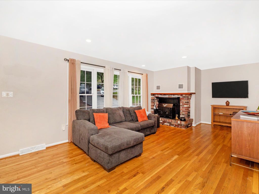 Photo of 3045 Flint Hill Road, ADAMSTOWN, MD 21710 (MLS # MDFR2070208)