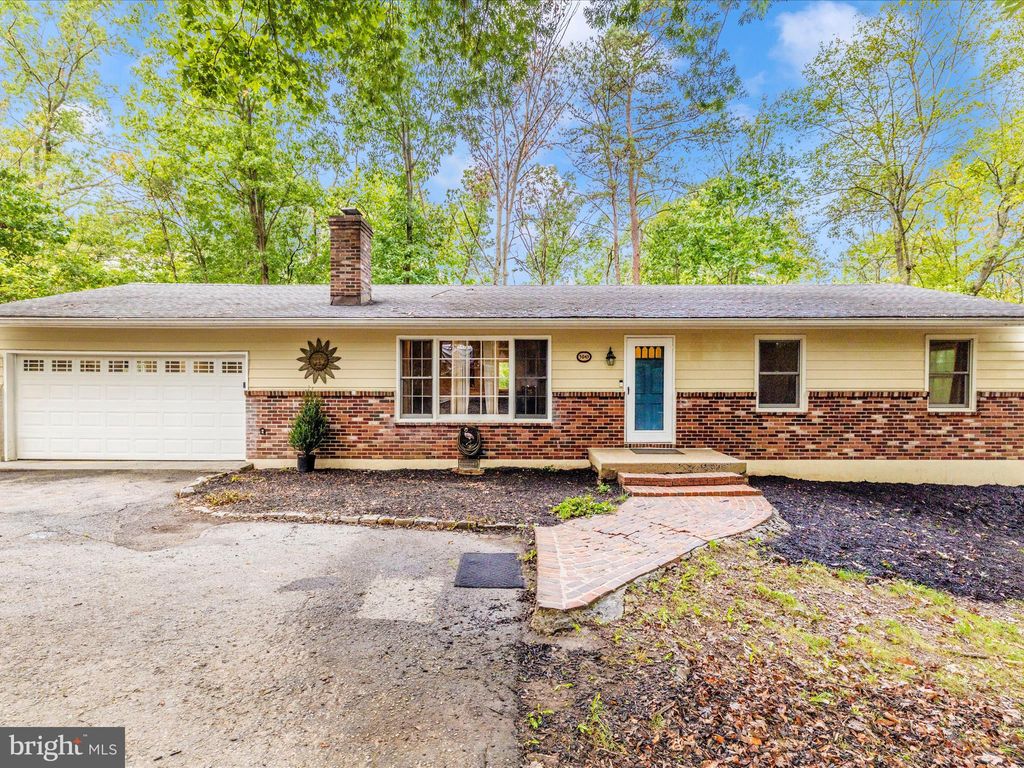 Photo of 3045 Flint Hill Road, ADAMSTOWN, MD 21710 (MLS # MDFR2070208)