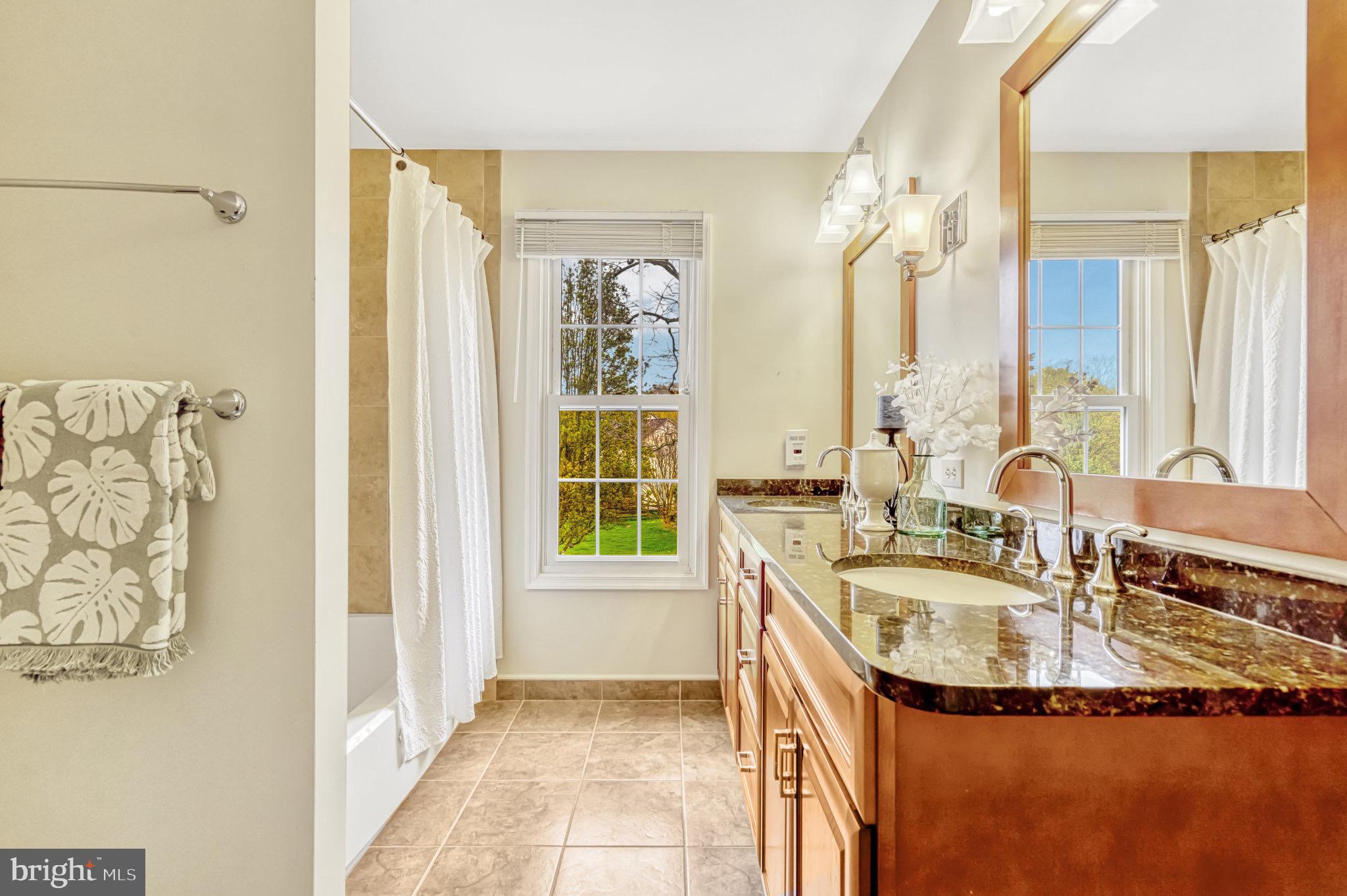 CROSSPOINTE - Residential