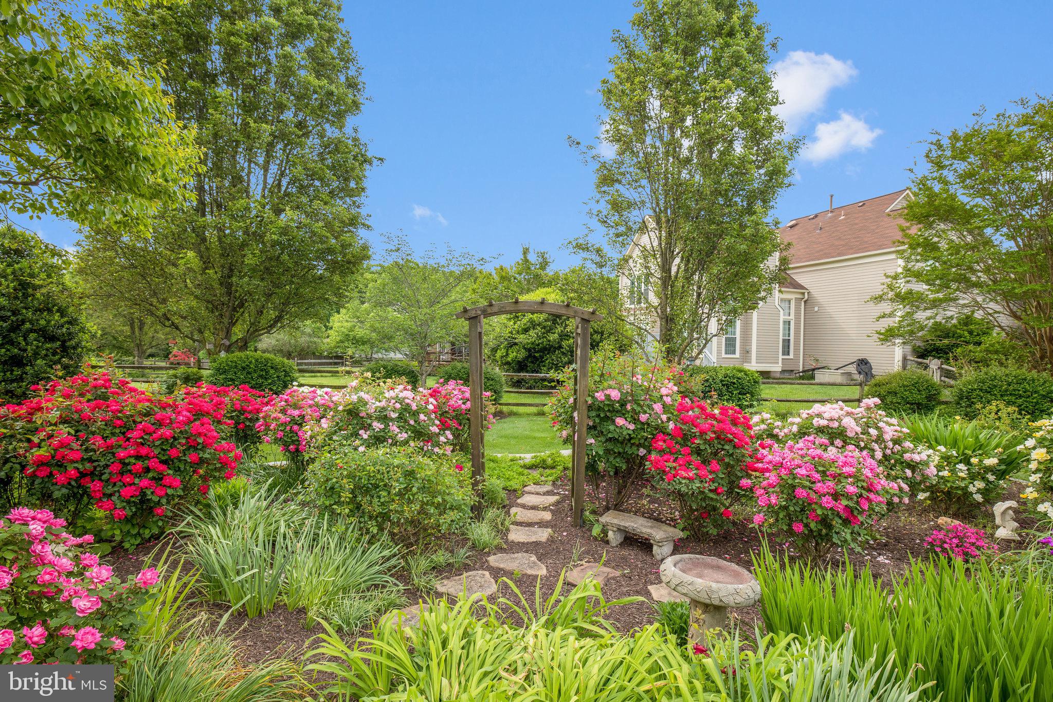 CROSSPOINTE - Residential