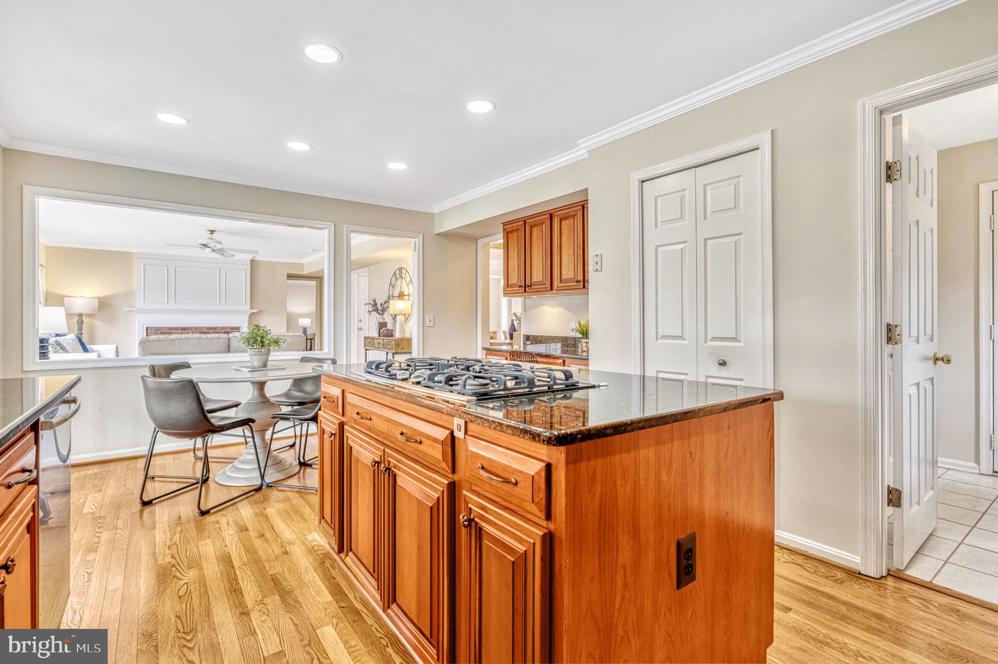 CROSSPOINTE - Residential