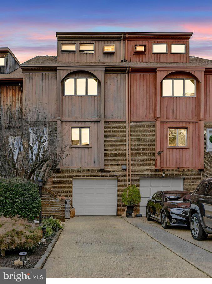 15 SERVAN COURT