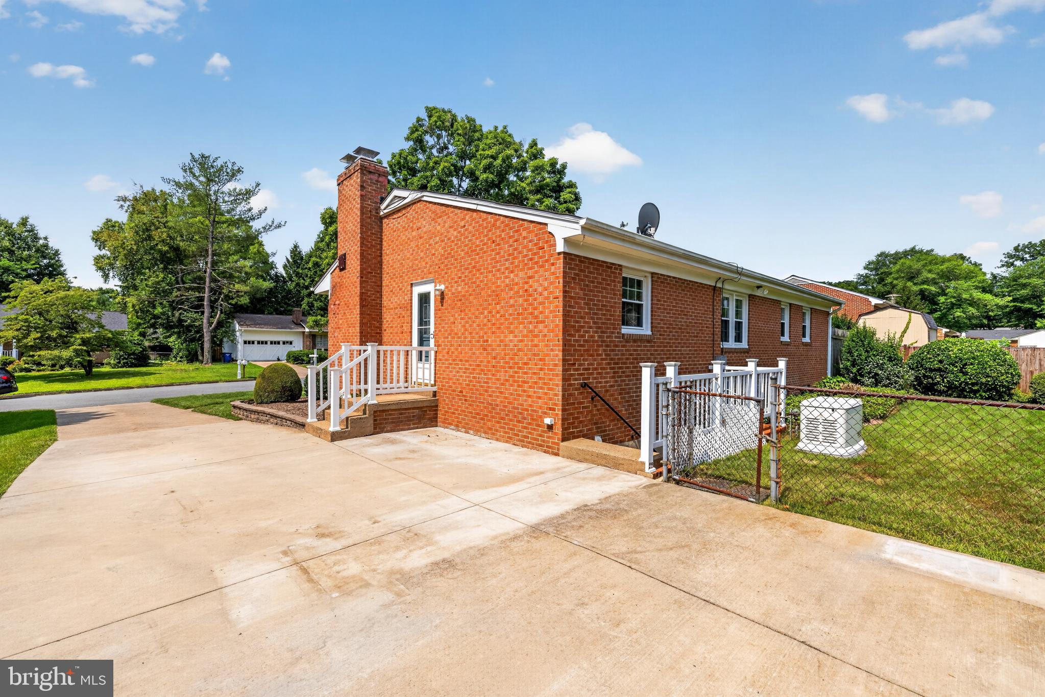 19 HAMILTON TERRACE DRIVE