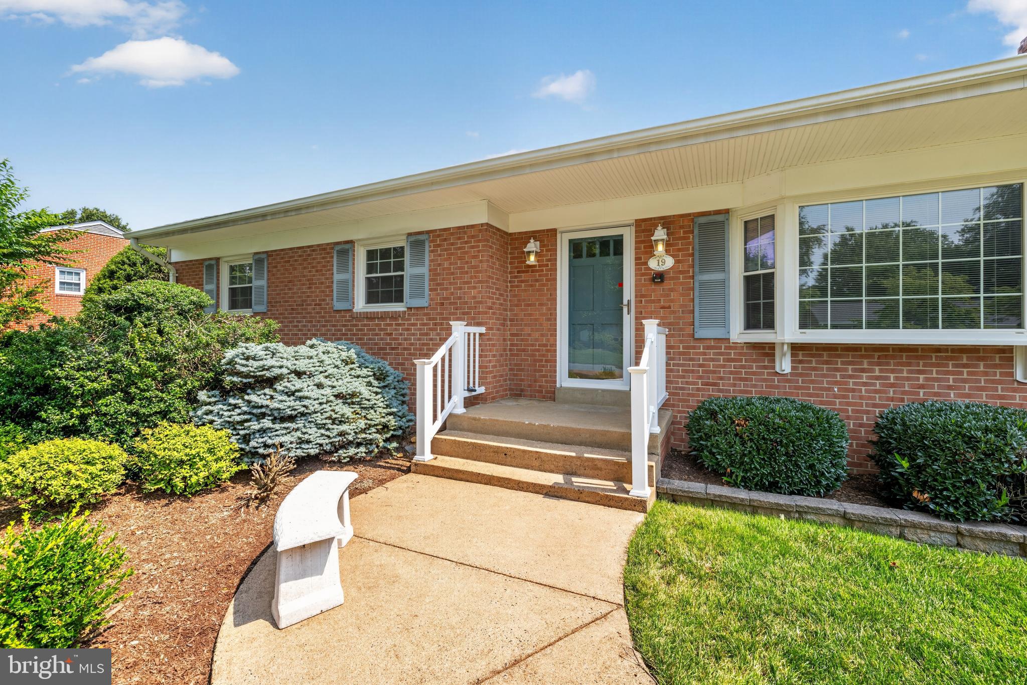 19 HAMILTON TERRACE DRIVE