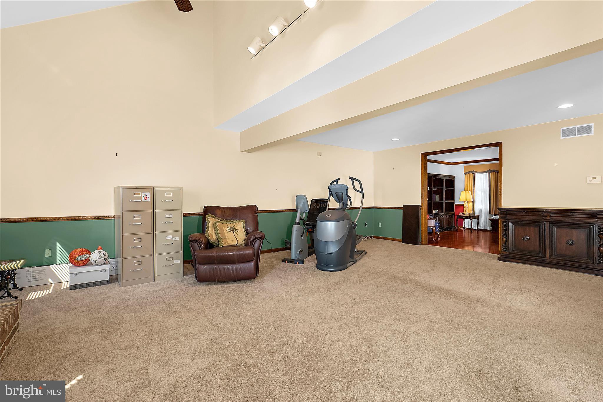 OAKS OF SEVERNA PARK - Residential