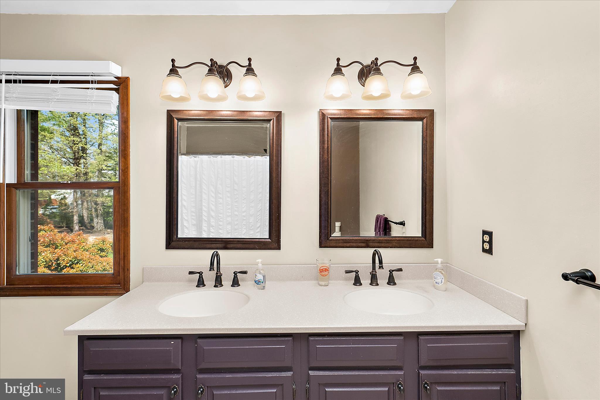 OAKS OF SEVERNA PARK - Residential