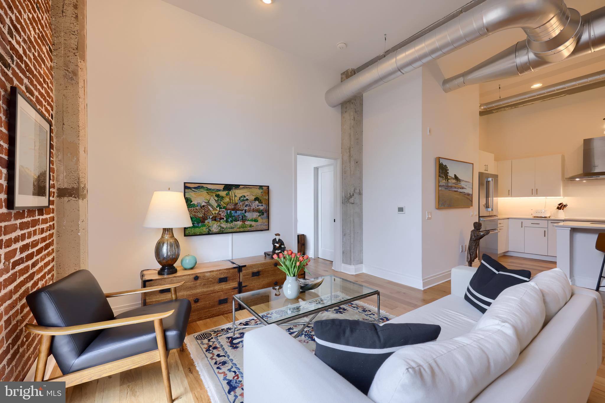 41 W LEMON STREET 301