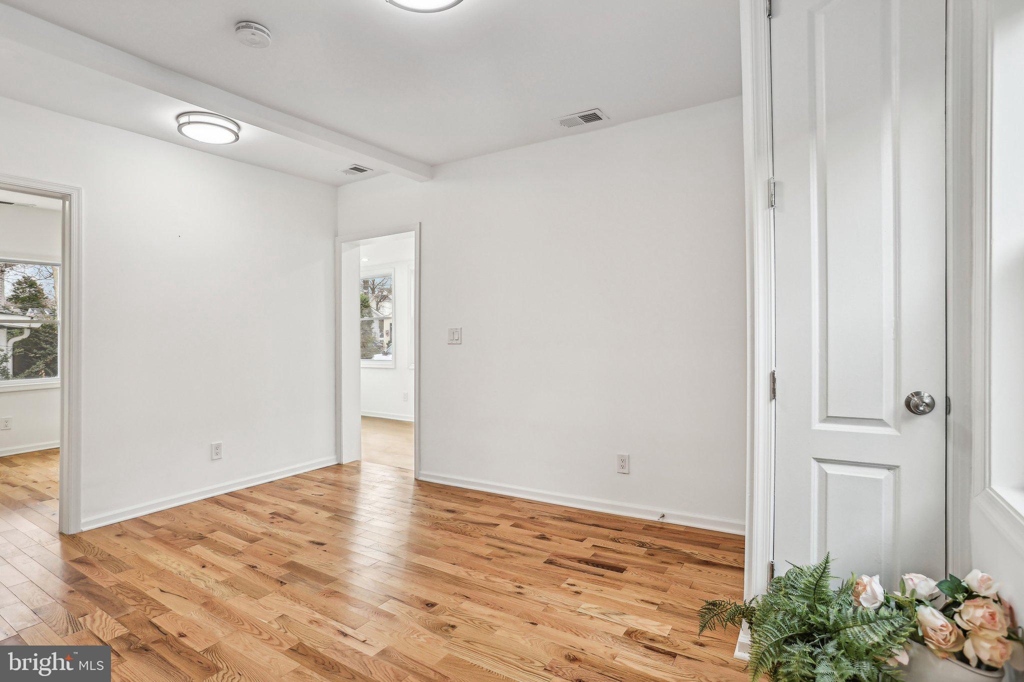 COLMAR MANOR - Residential