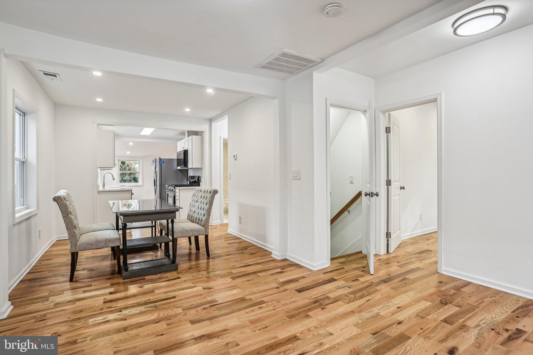 COLMAR MANOR - Residential