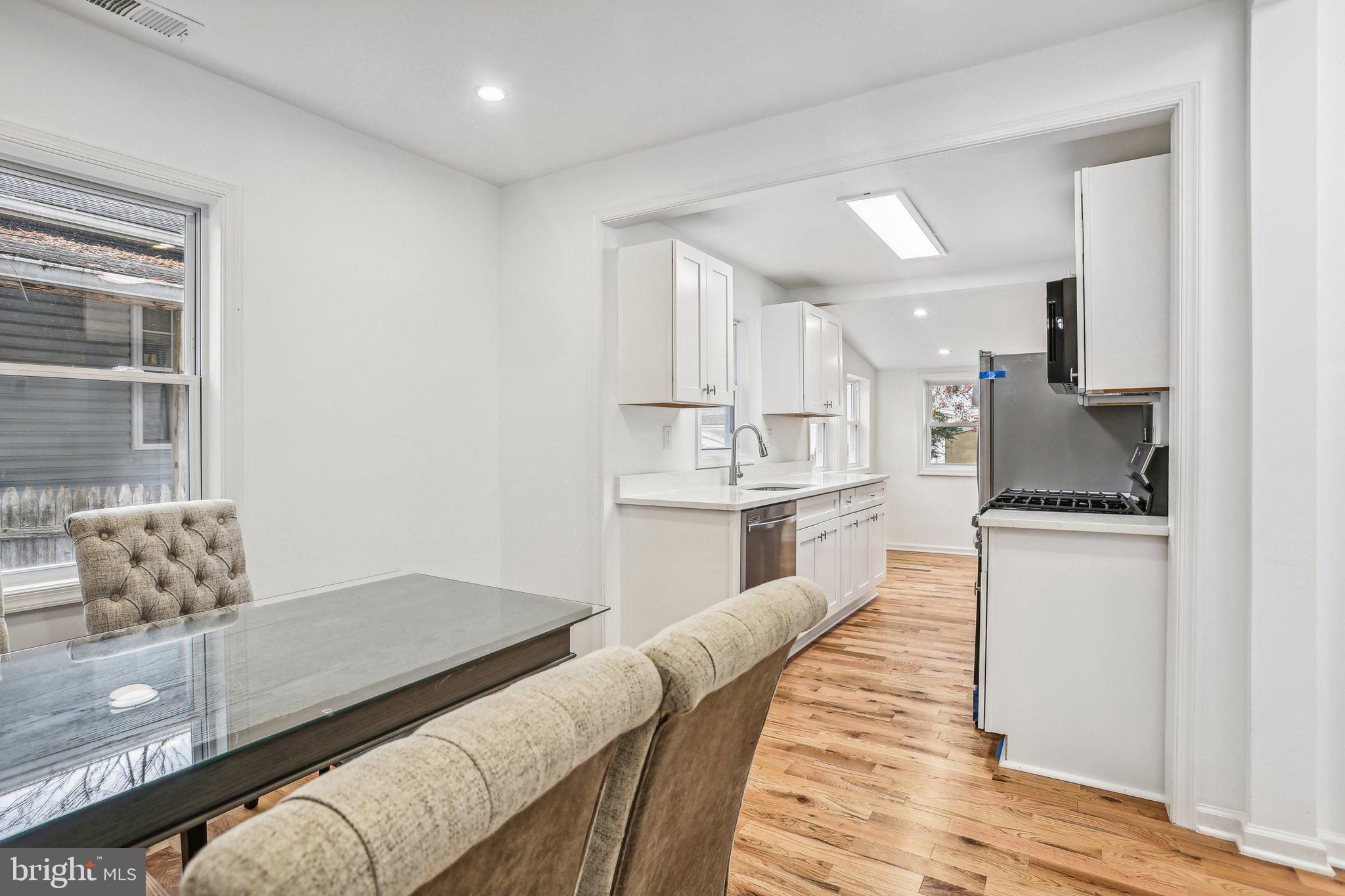 COLMAR MANOR - Residential