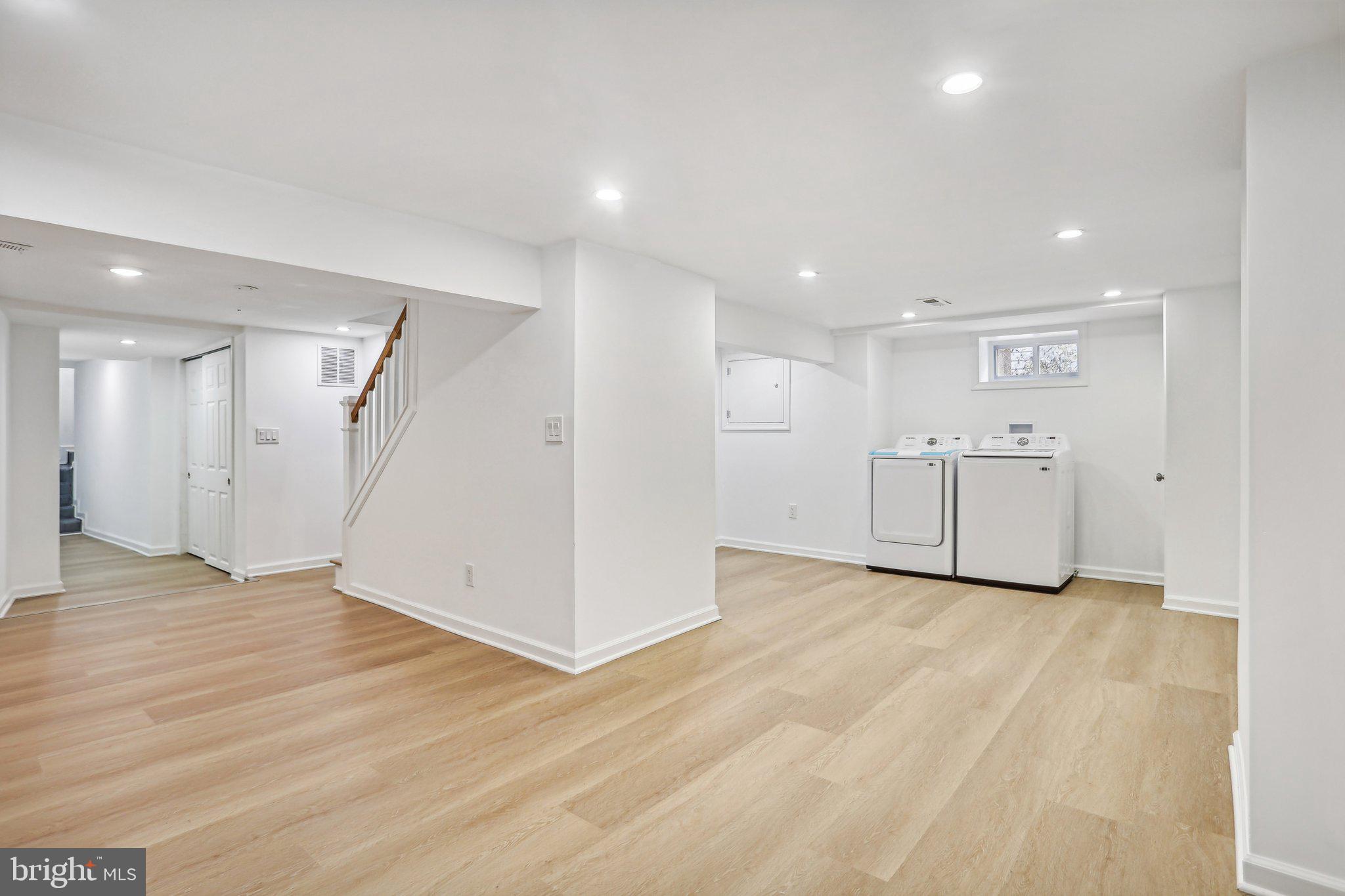 COLMAR MANOR - Residential