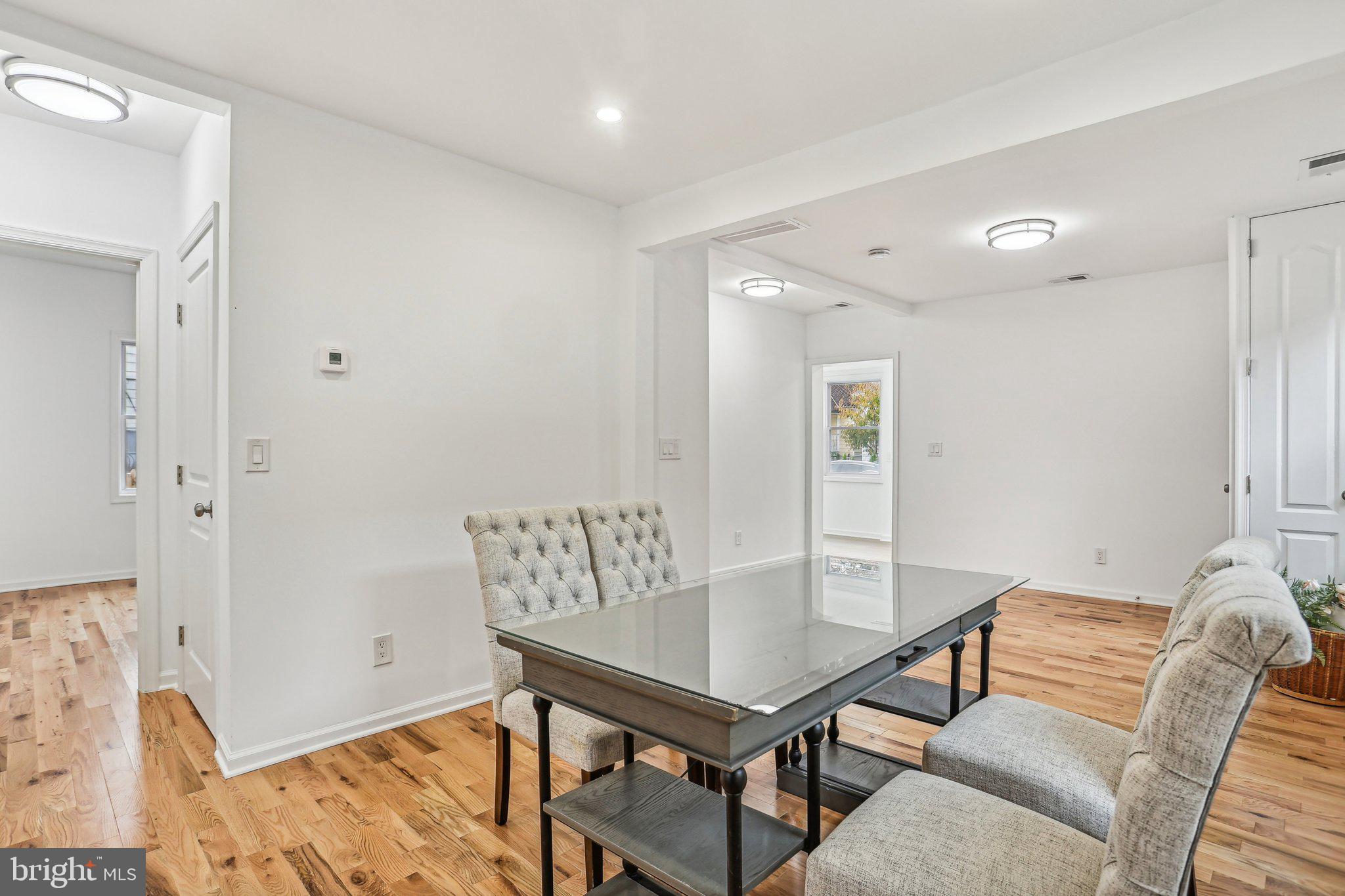 COLMAR MANOR - Residential