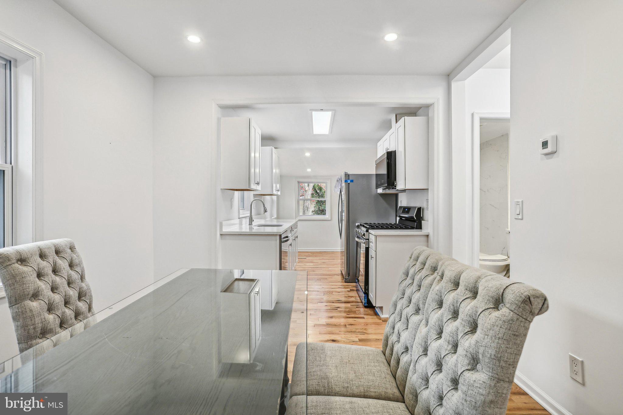 COLMAR MANOR - Residential