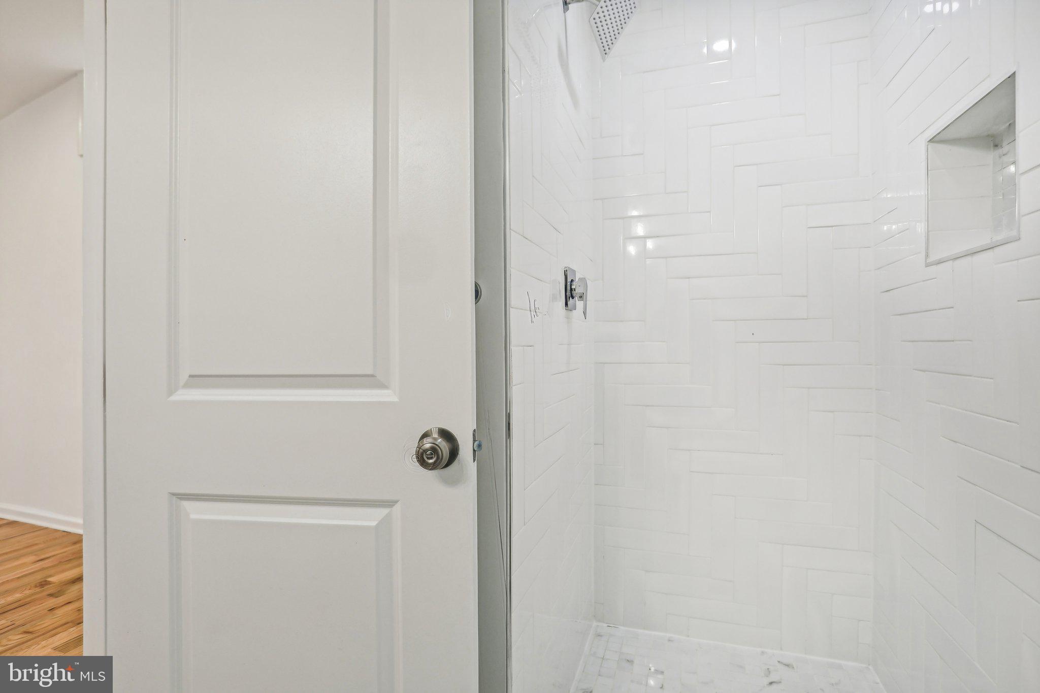 COLMAR MANOR - Residential