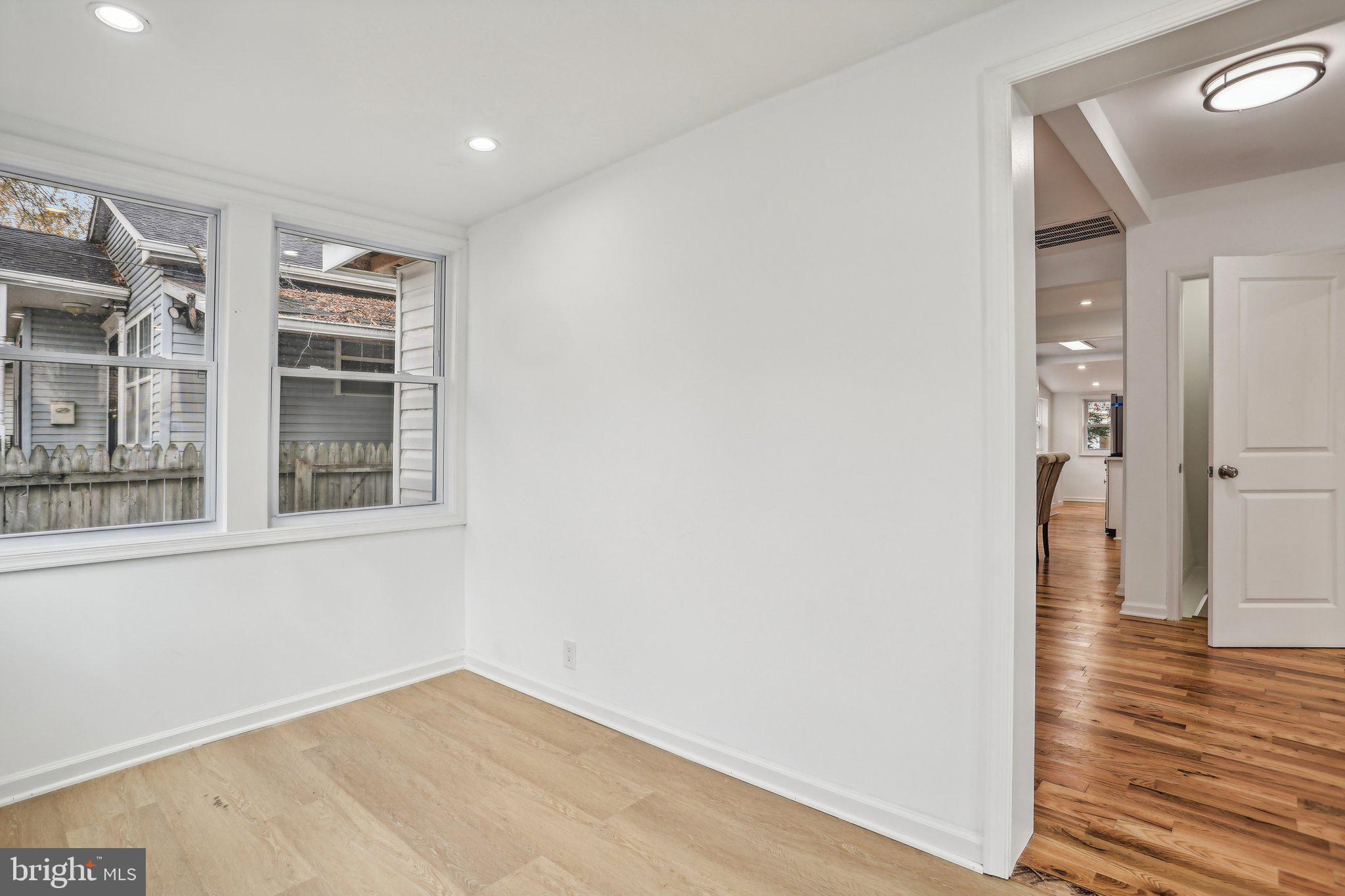 COLMAR MANOR - Residential