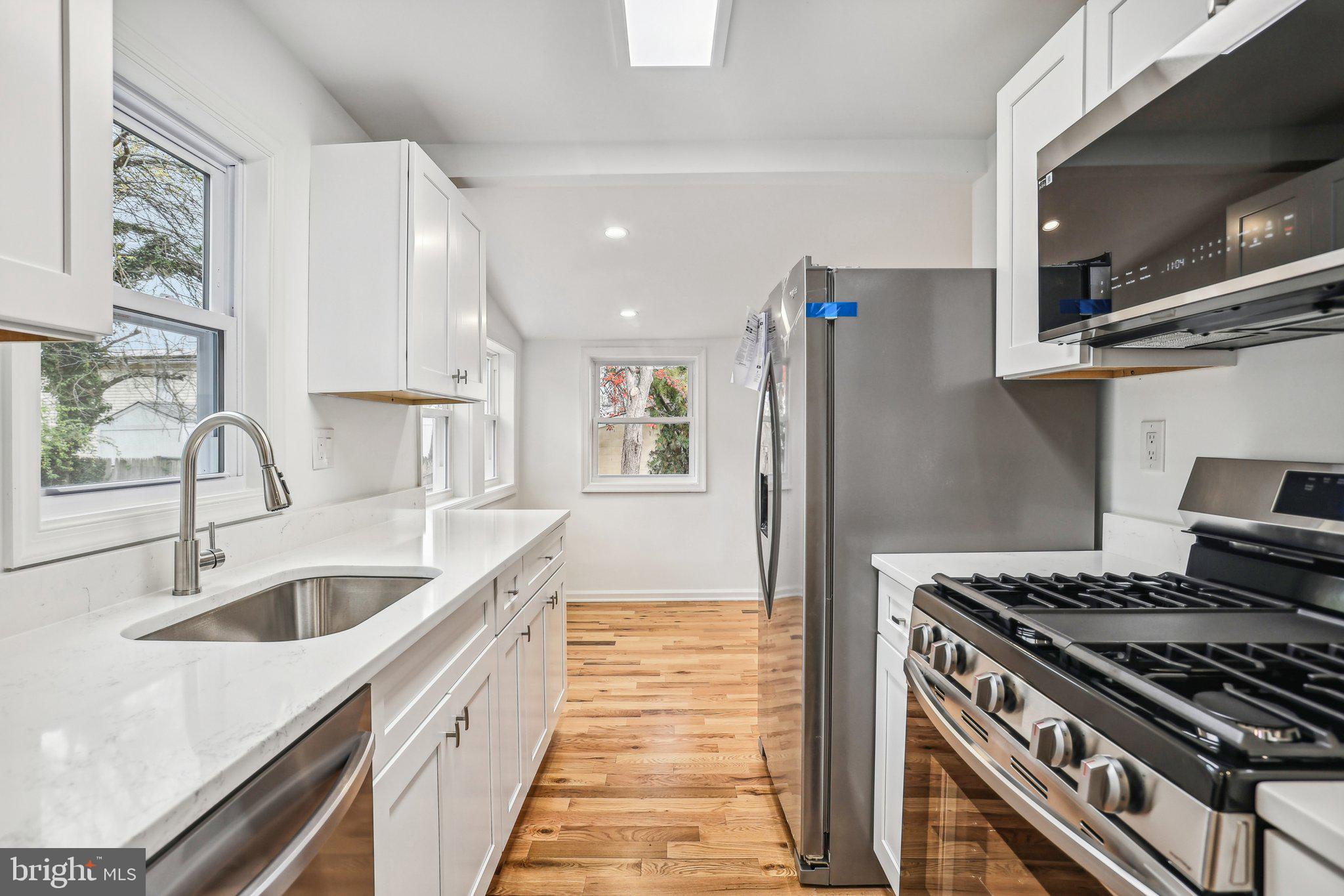 COLMAR MANOR - Residential