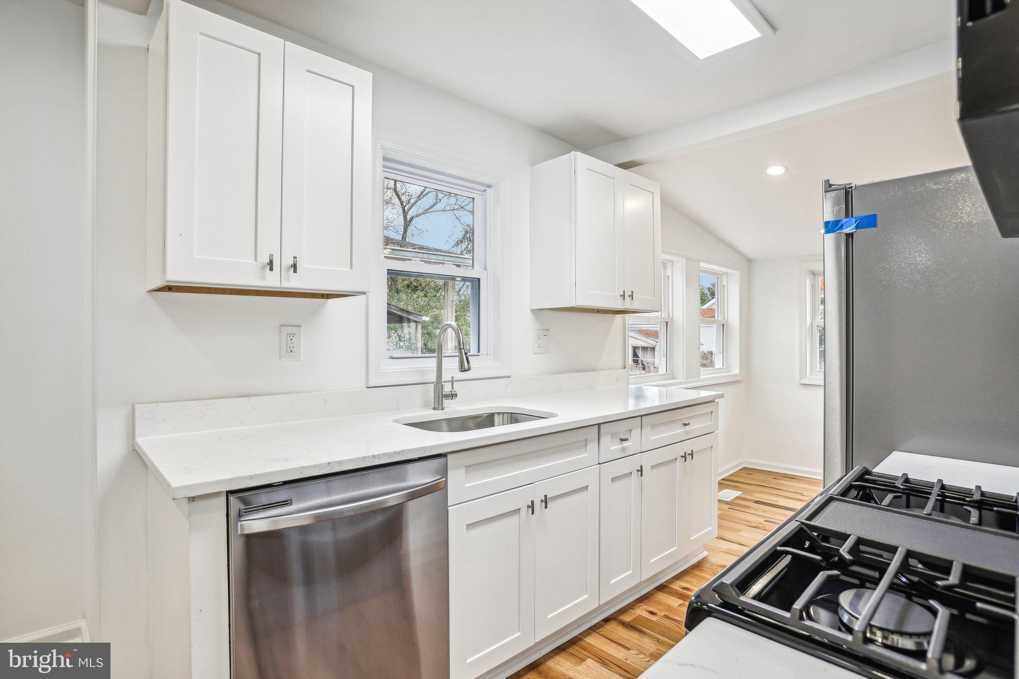 COLMAR MANOR - Residential