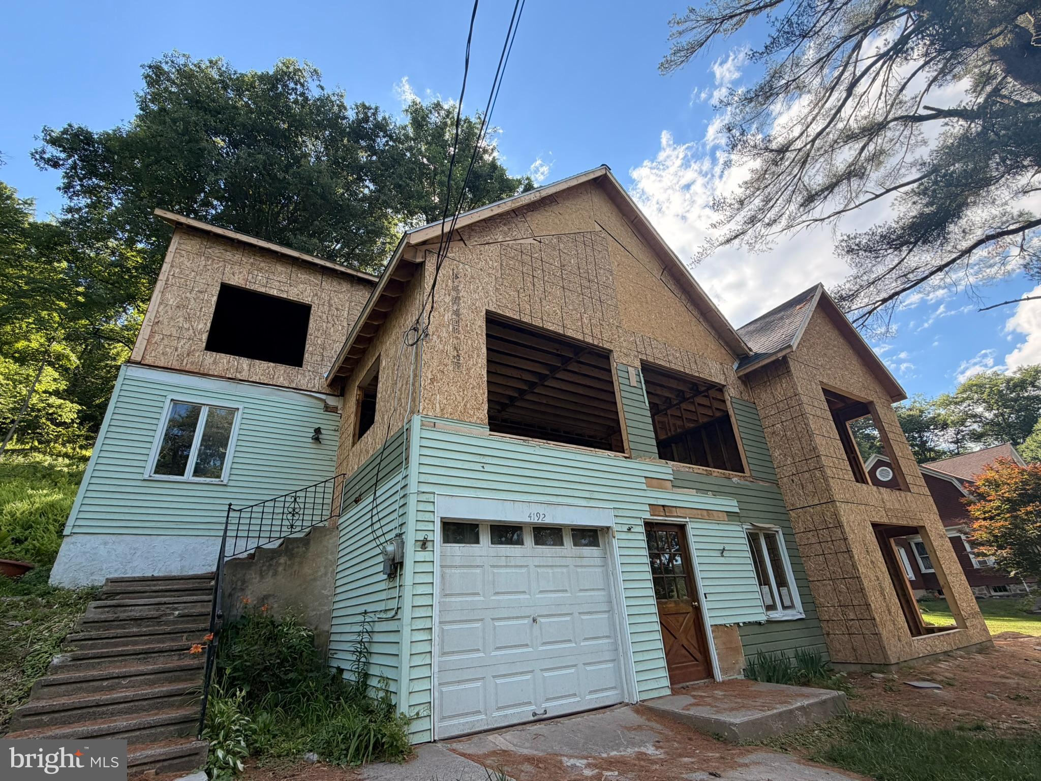 4192 RIVER ROAD