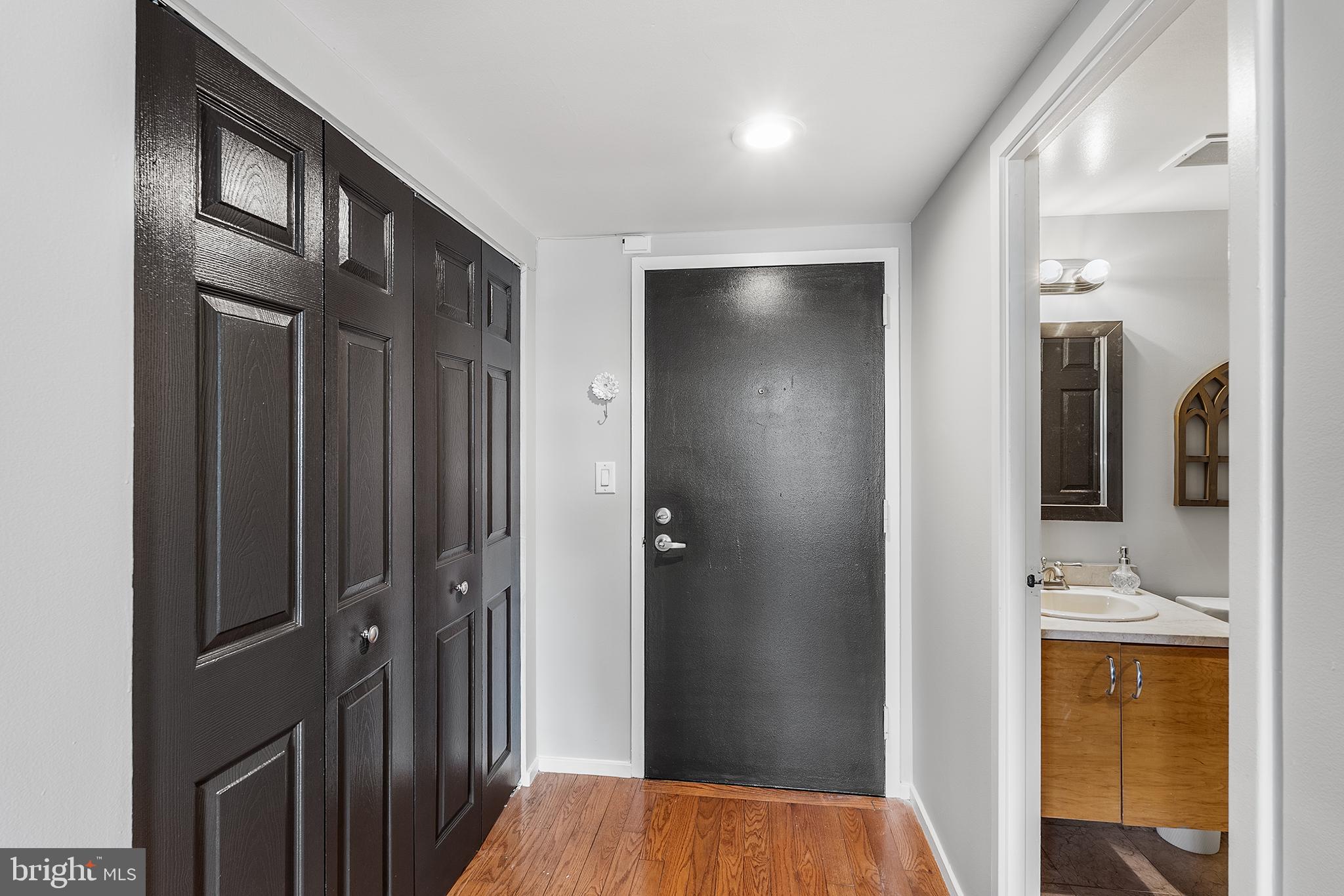 200 LOMBARD STREET 10 528