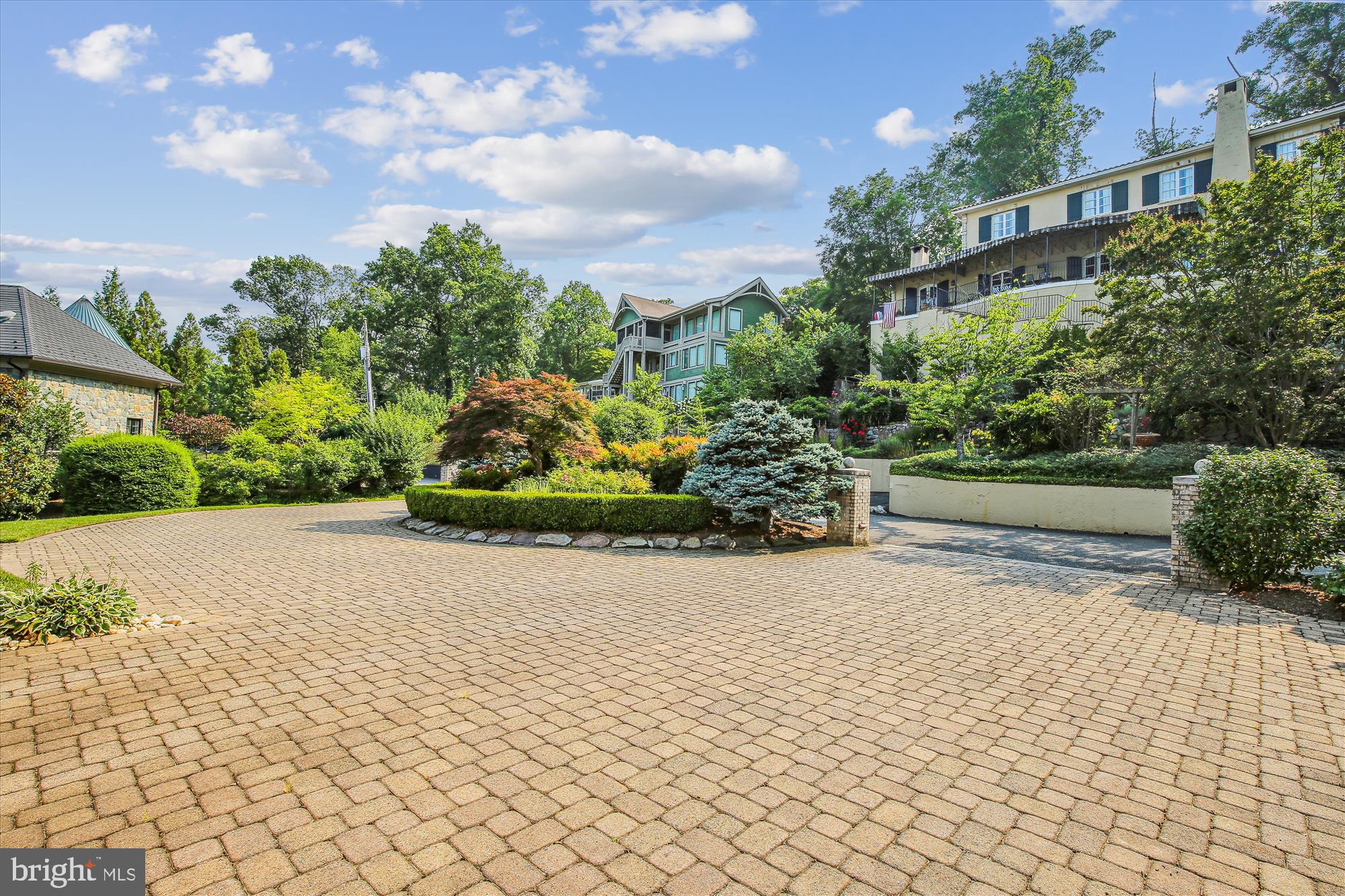 ARCTURUS ON THE POTOMAC - Residential