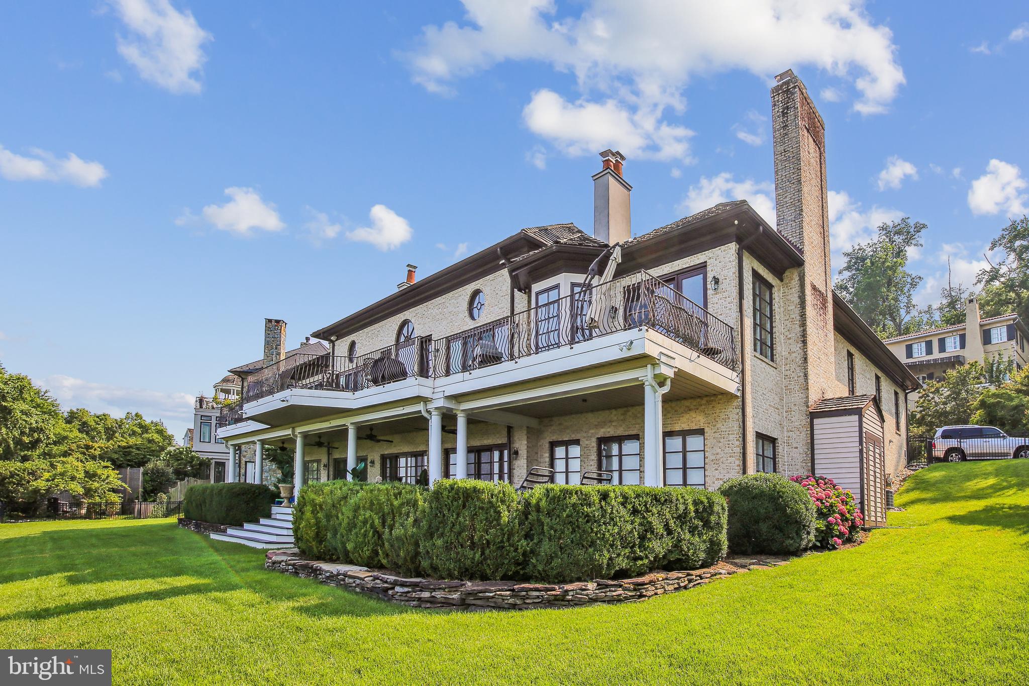 ARCTURUS ON THE POTOMAC - Residential