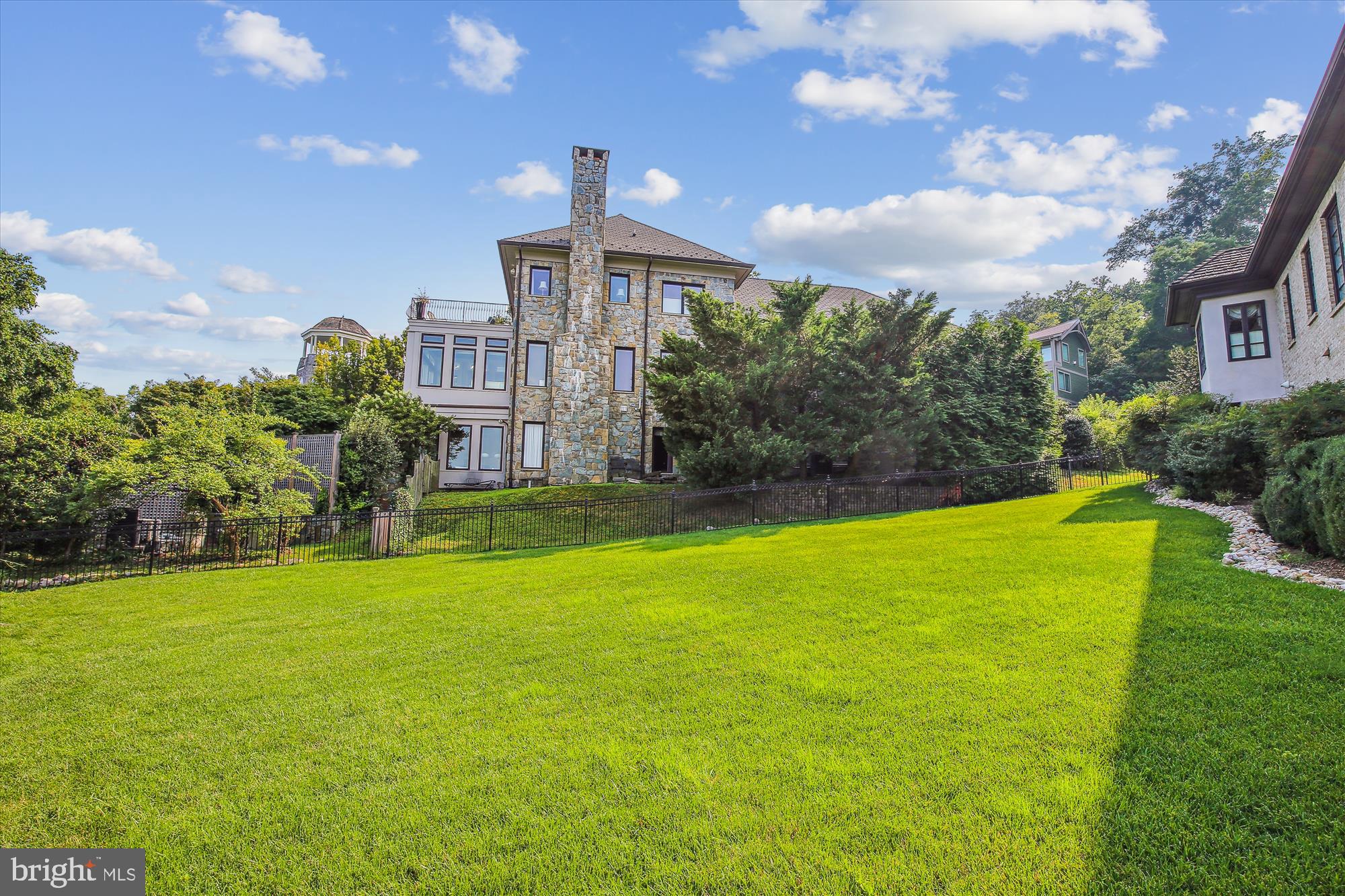 ARCTURUS ON THE POTOMAC - Residential