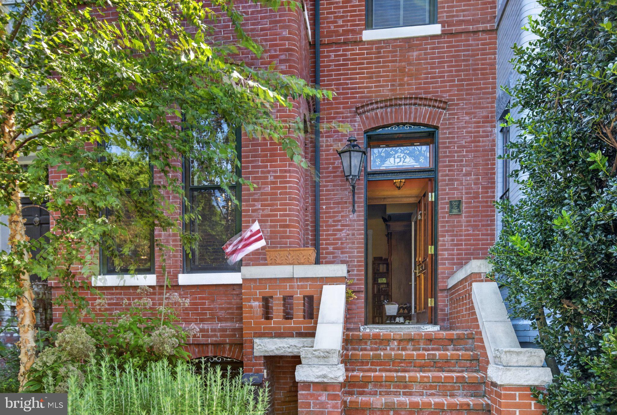 152 13TH STREET SE