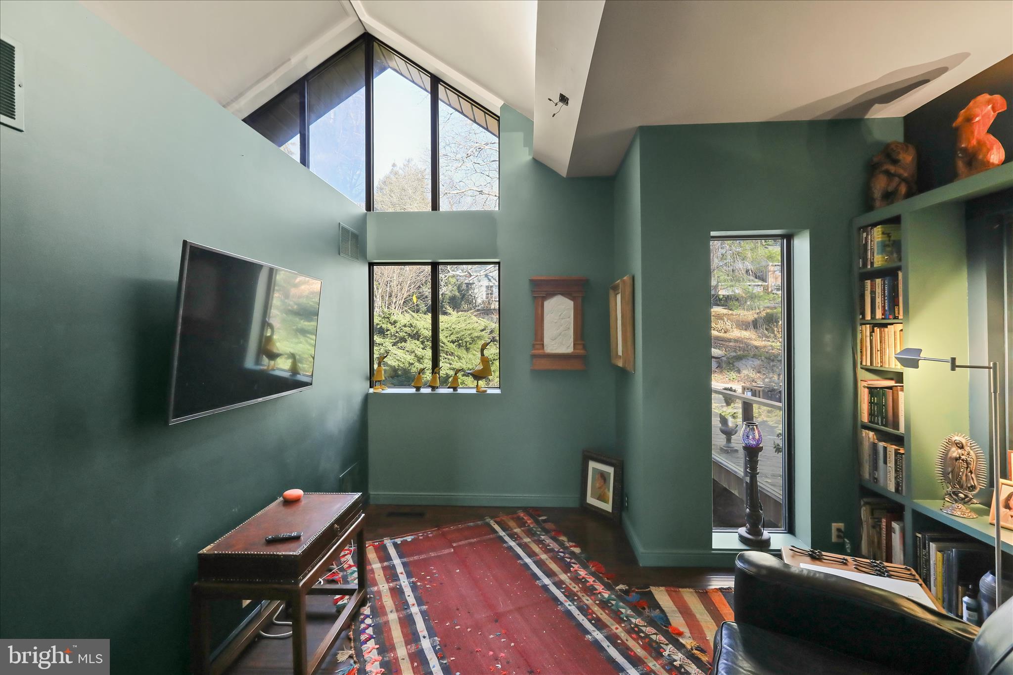 SCHOOL LANE HILLS - Residential