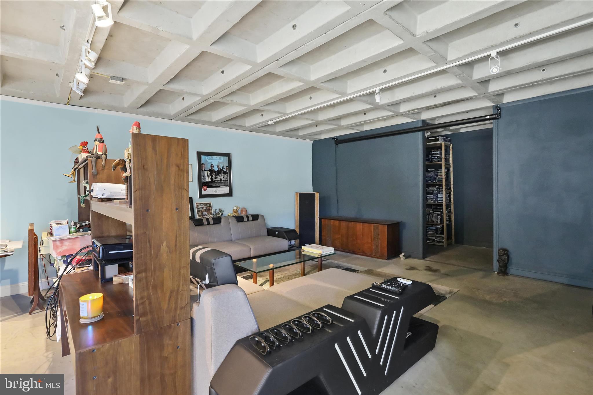 SCHOOL LANE HILLS - Residential