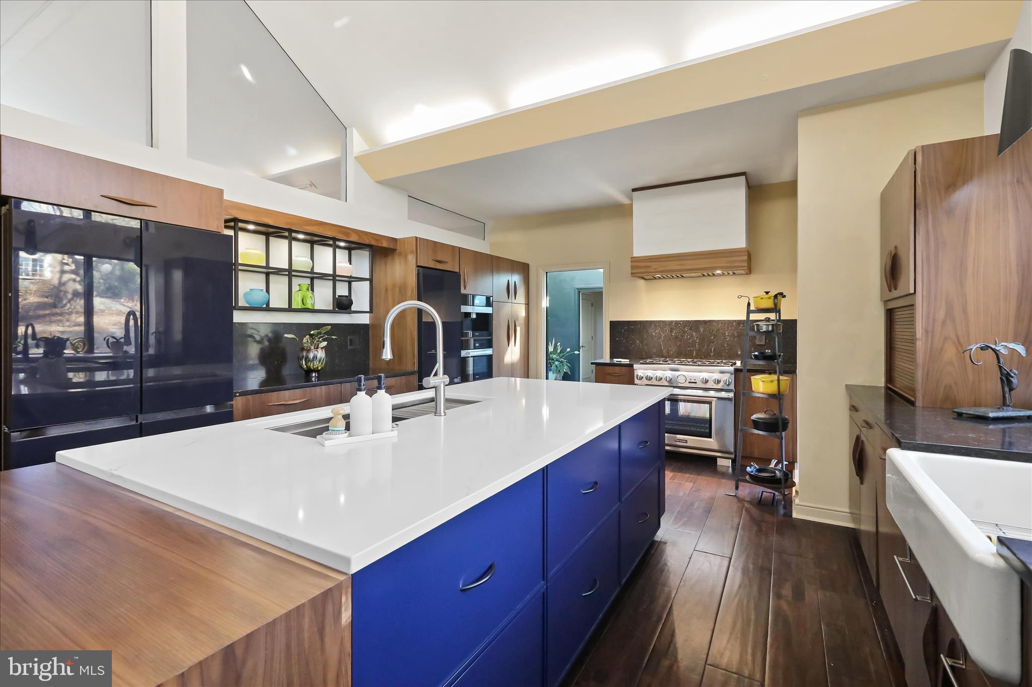 SCHOOL LANE HILLS - Residential