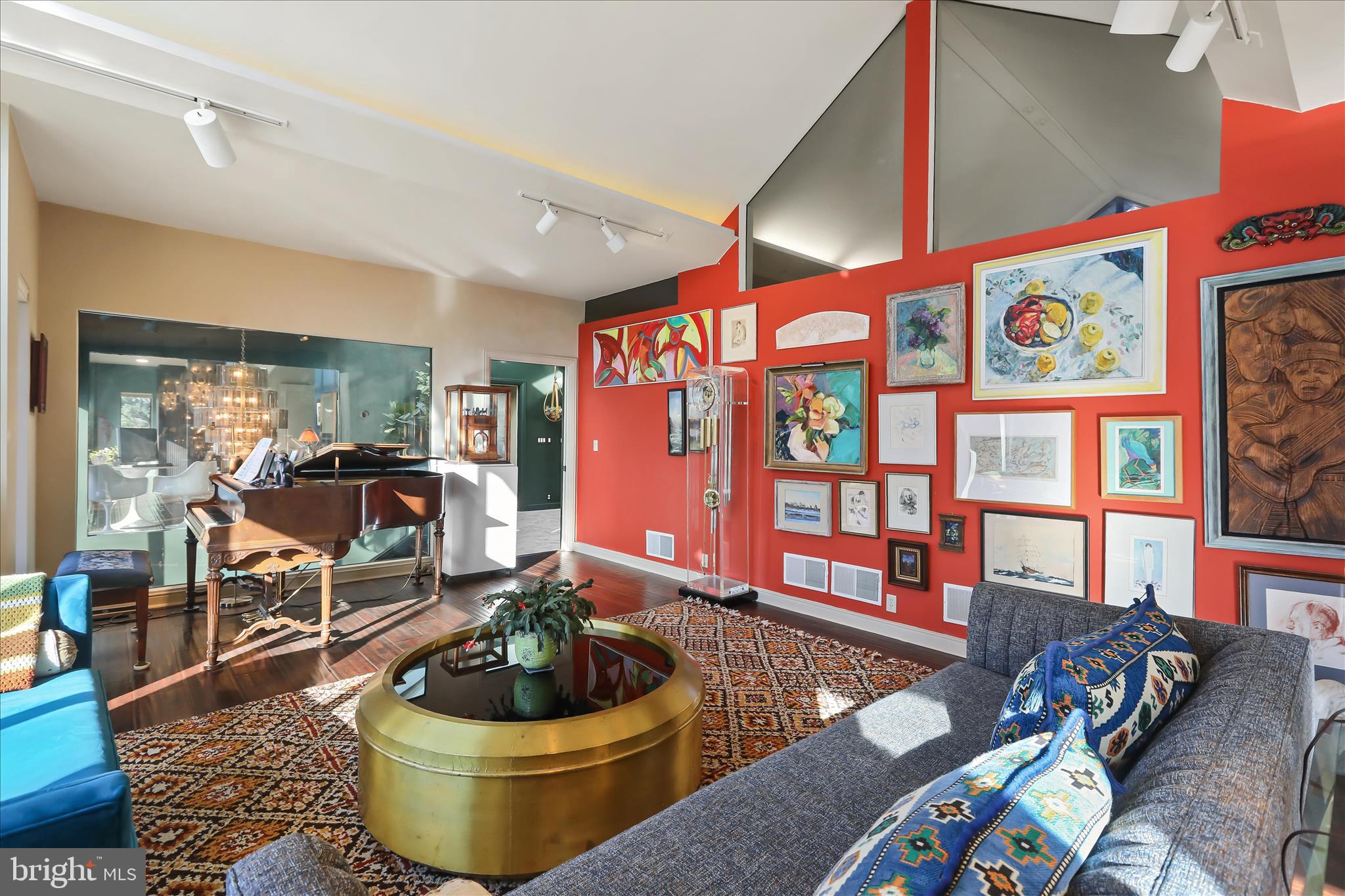 SCHOOL LANE HILLS - Residential